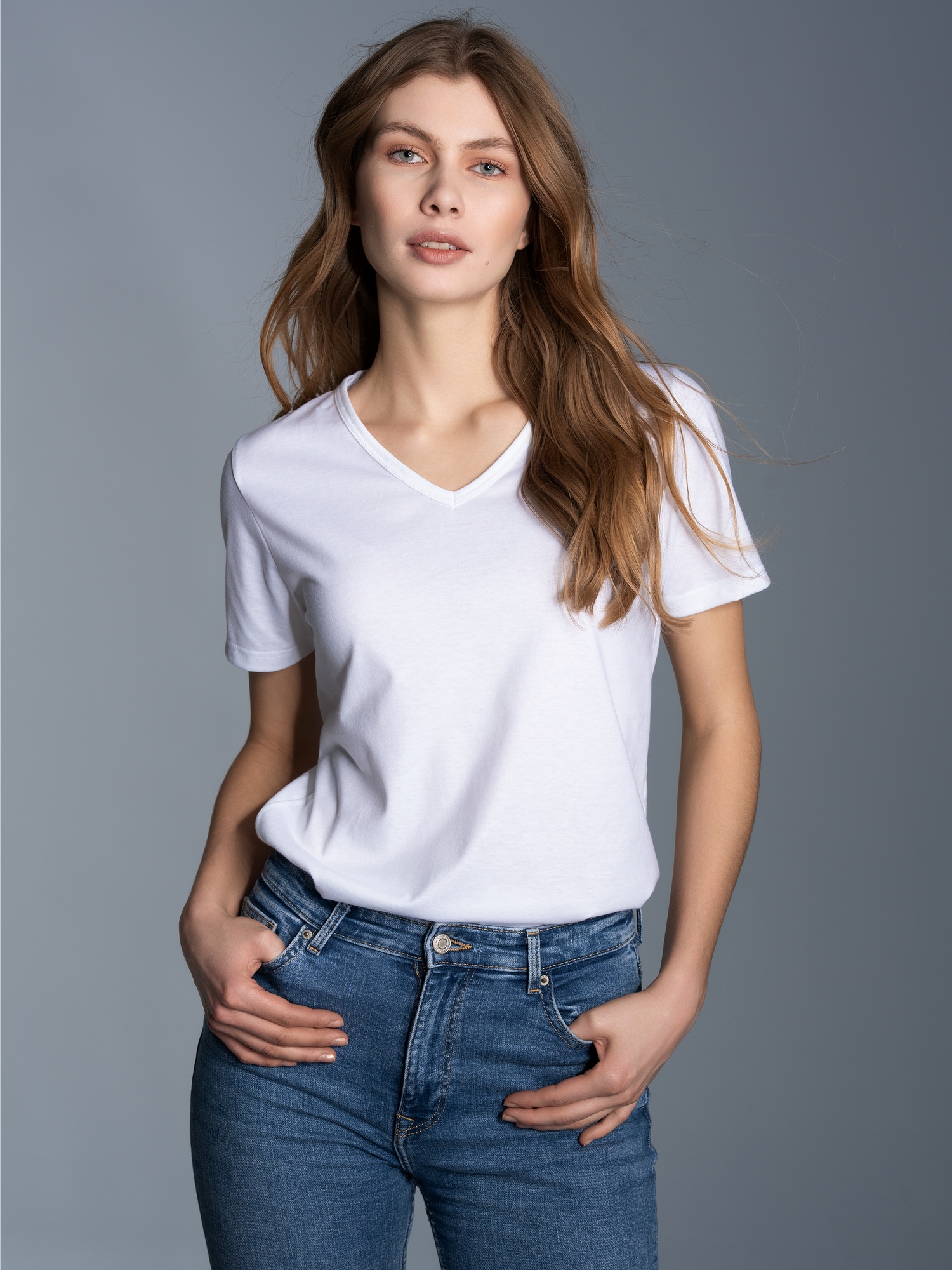 V-Shirt Slim Fit Weiss