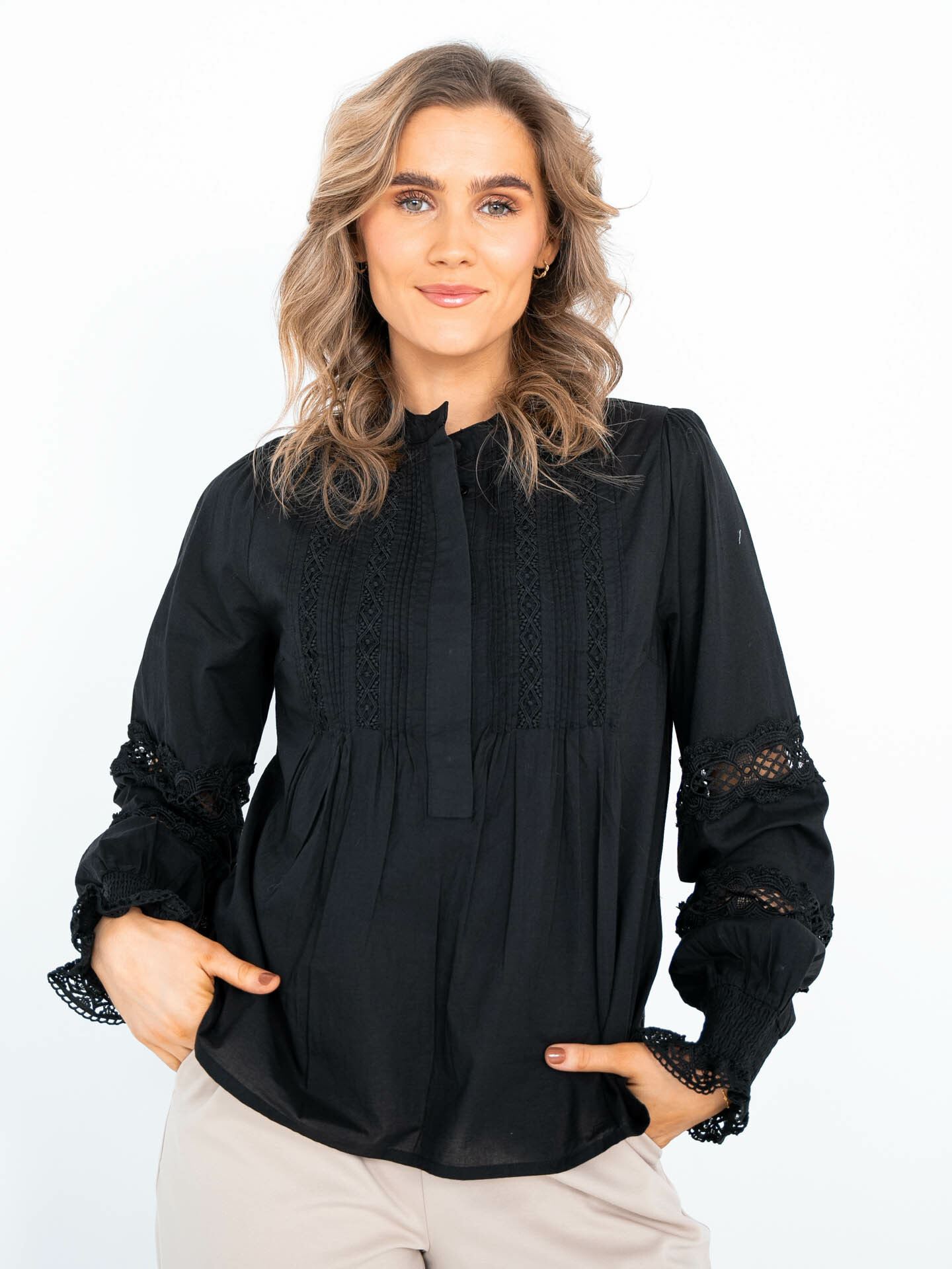 Nelsa Long Sleeve Top