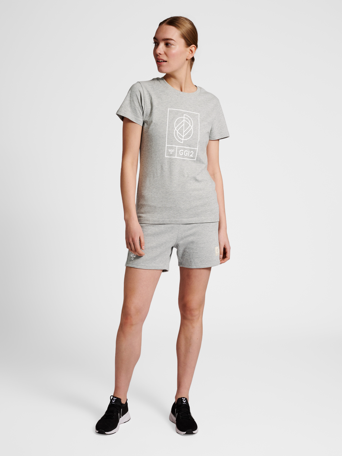 hmlGG12 SWEAT SHORTS WOMAN