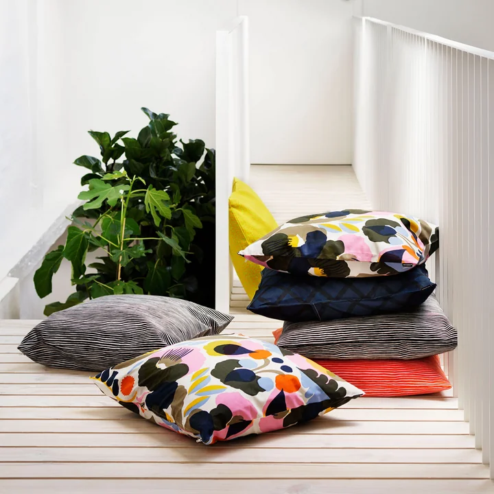 Marimekko - Varvunraita Kissenbezug, 50 x 50 cm, naturweiss / gold