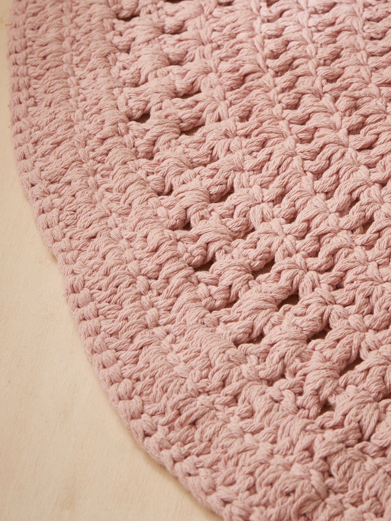 Tapis rond en crochet coton