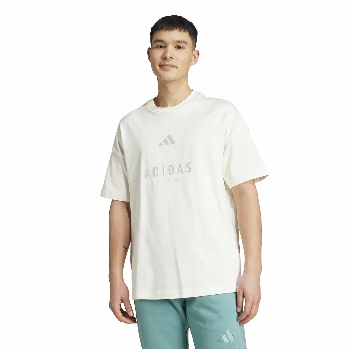 ADIDAS ROUPAS ESPORTIVAS<br>Camiseta de manga curta com estampa gráfica TODAS AS TEMPORADAS