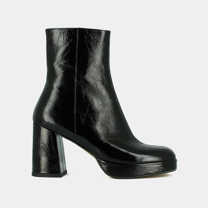 Boots à plateformes et bouts carrés  en cuir brillant noir