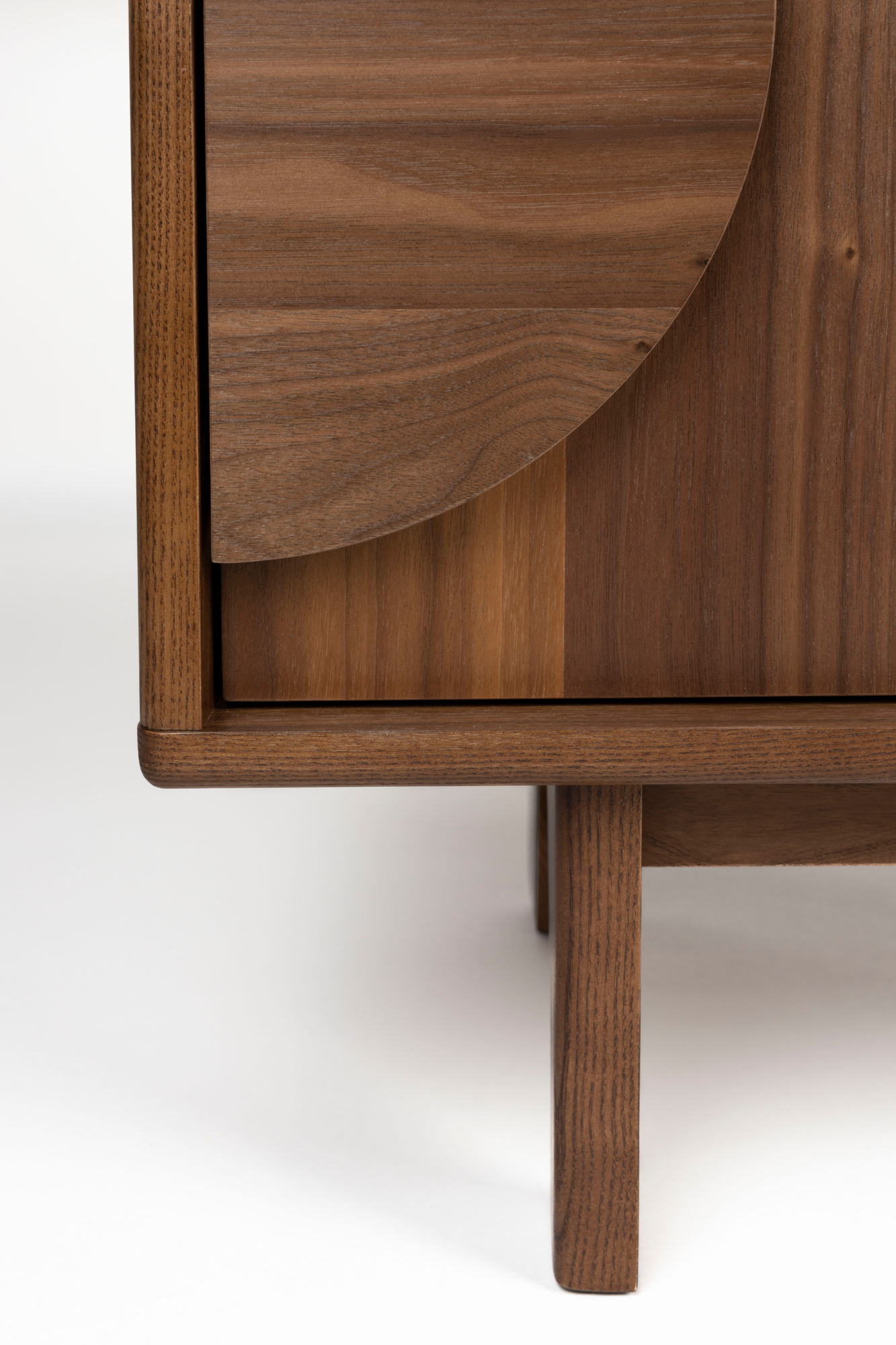 Dressoir Groove 3 deurs walnoot