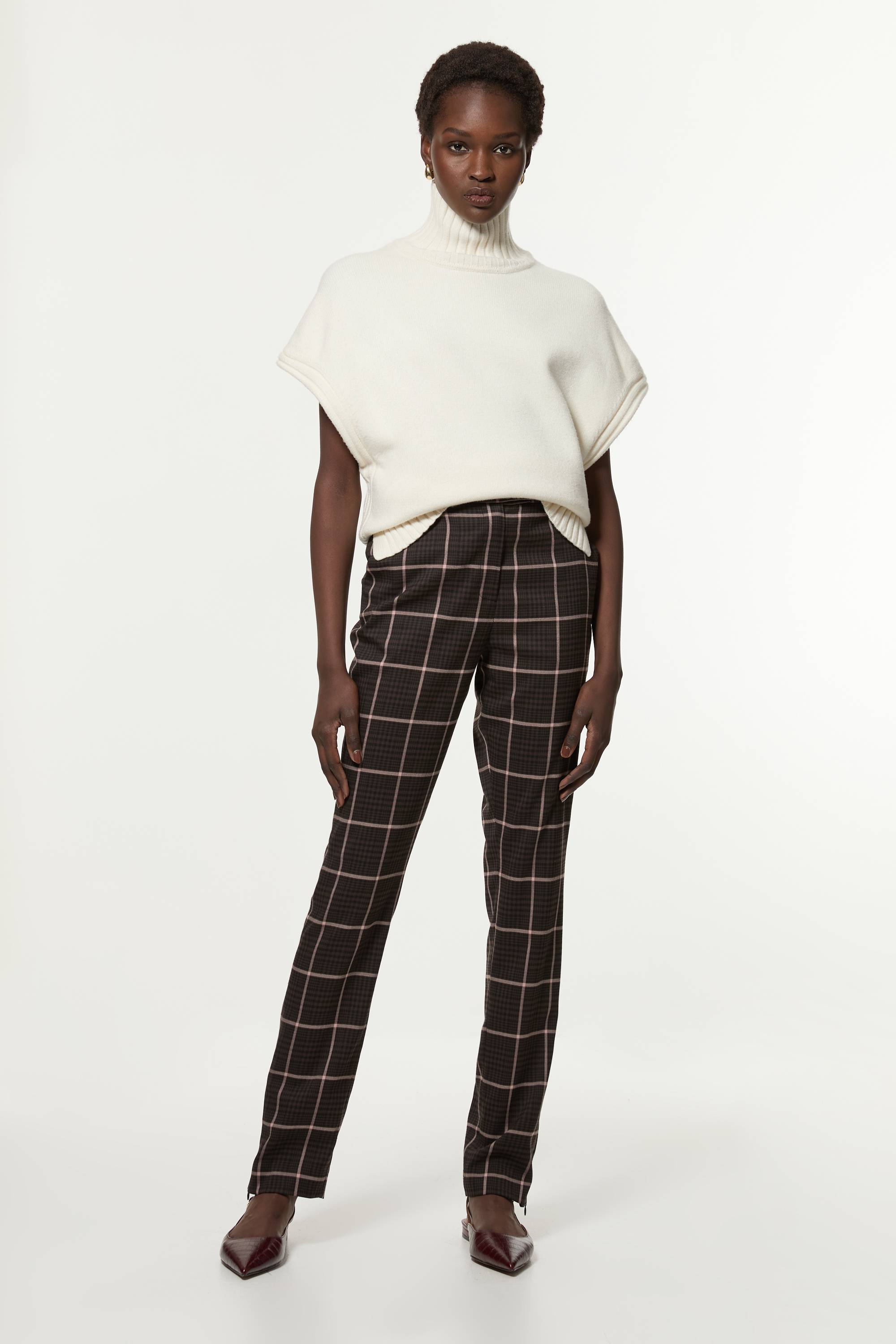 KarenMillen Pantalon sur mesure à carreaux, coupe droite, pour grandes tailles