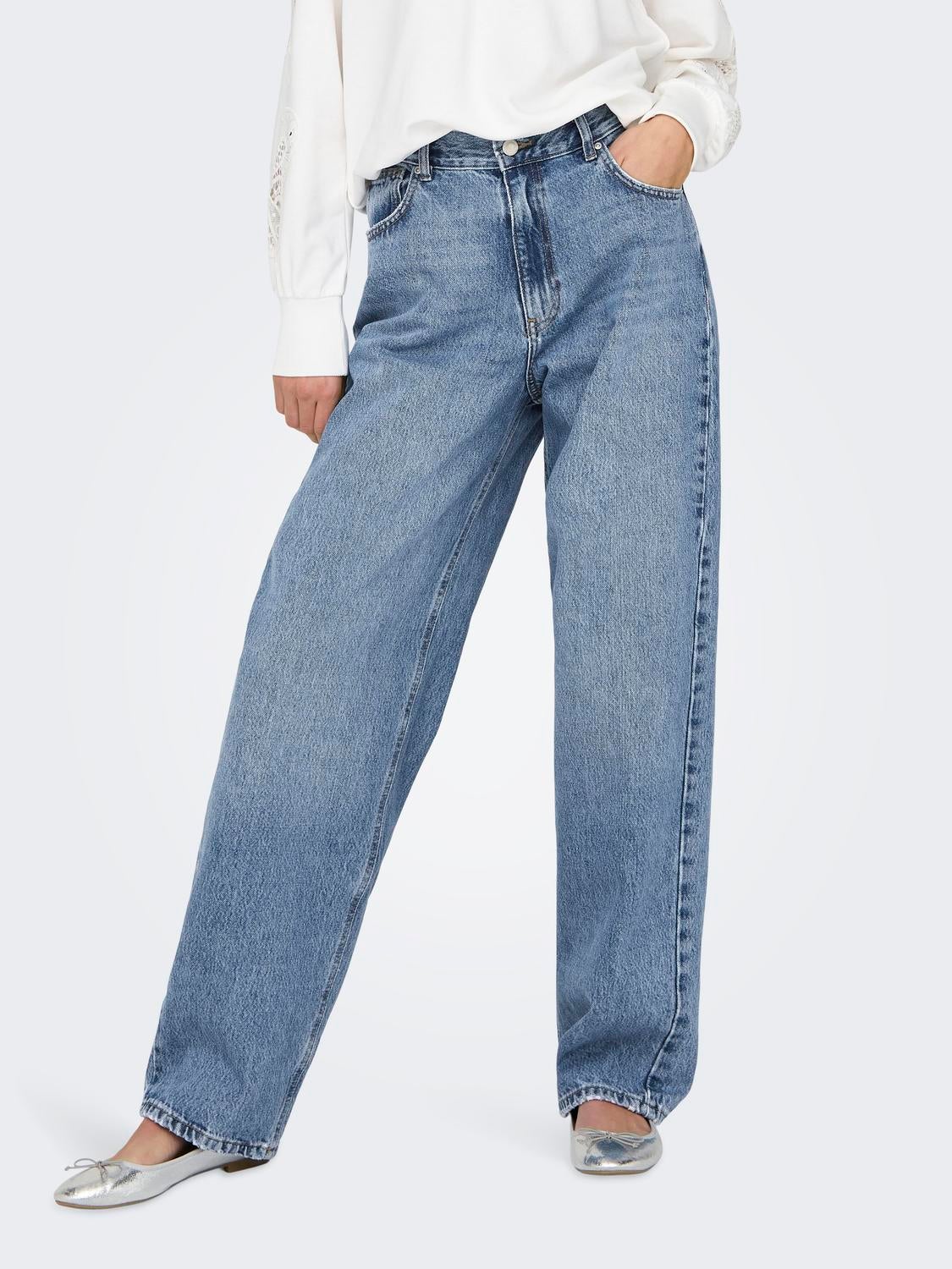 ONLHARLEY Niedrige Taille Baggy Fit Jeans Light Blue Denim
