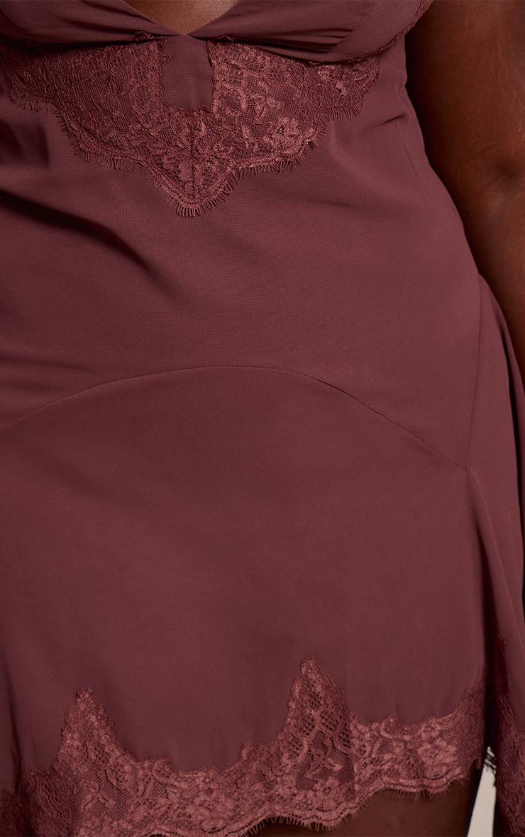 Dark Plum Robe Moulante Grande Taille À Décolleté Plongeant Et Bordure En Dentelle