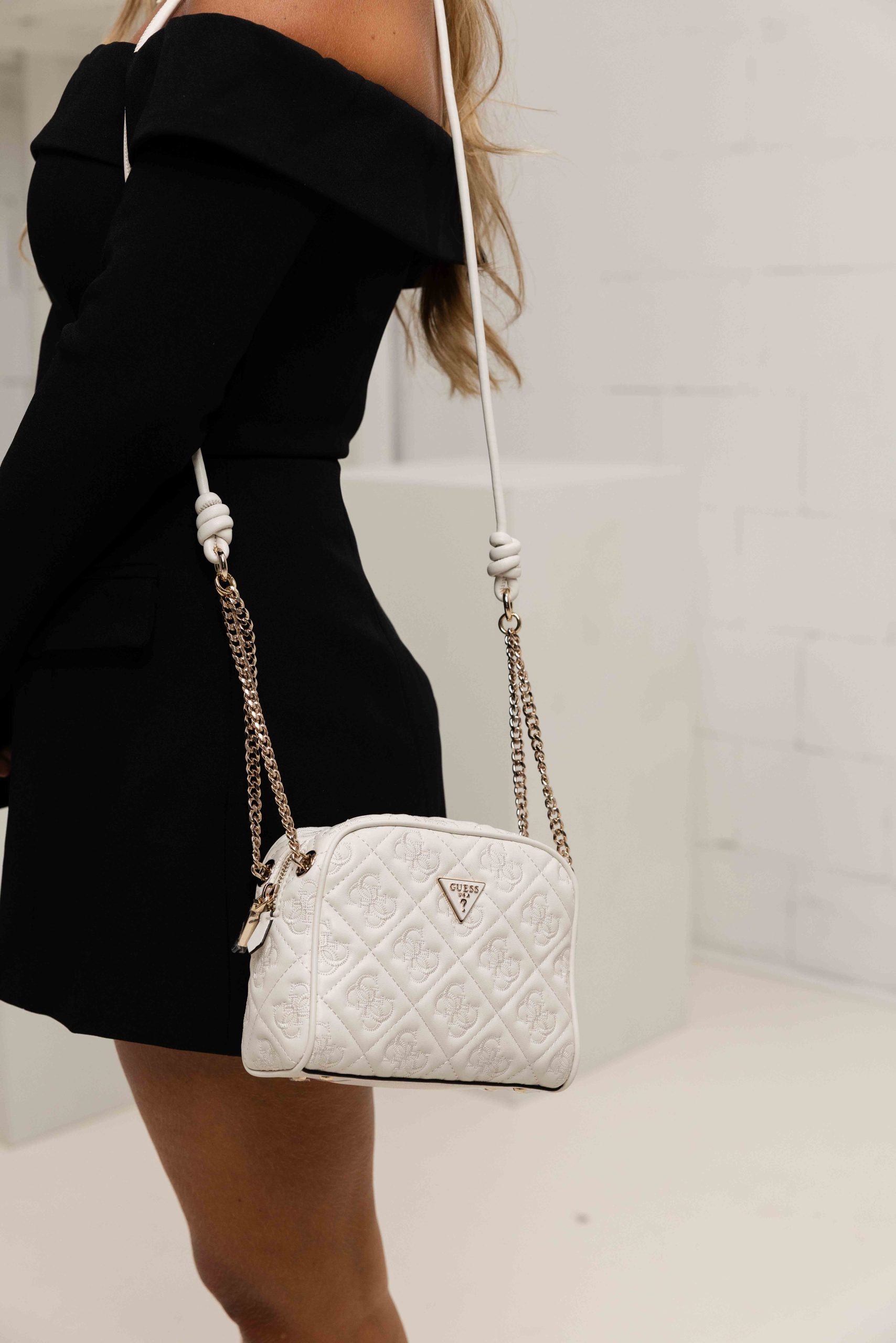 Guess Adelasia Camera Schoudertas Dames Wit