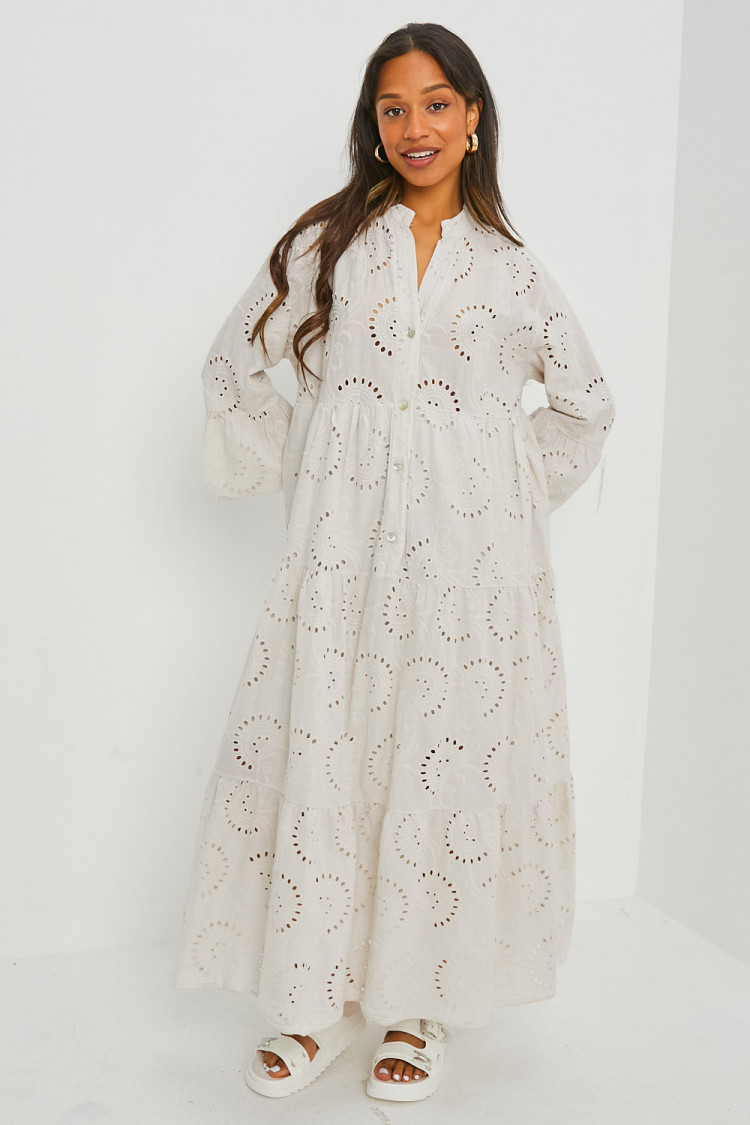 Robe beige évasée à détails crochets