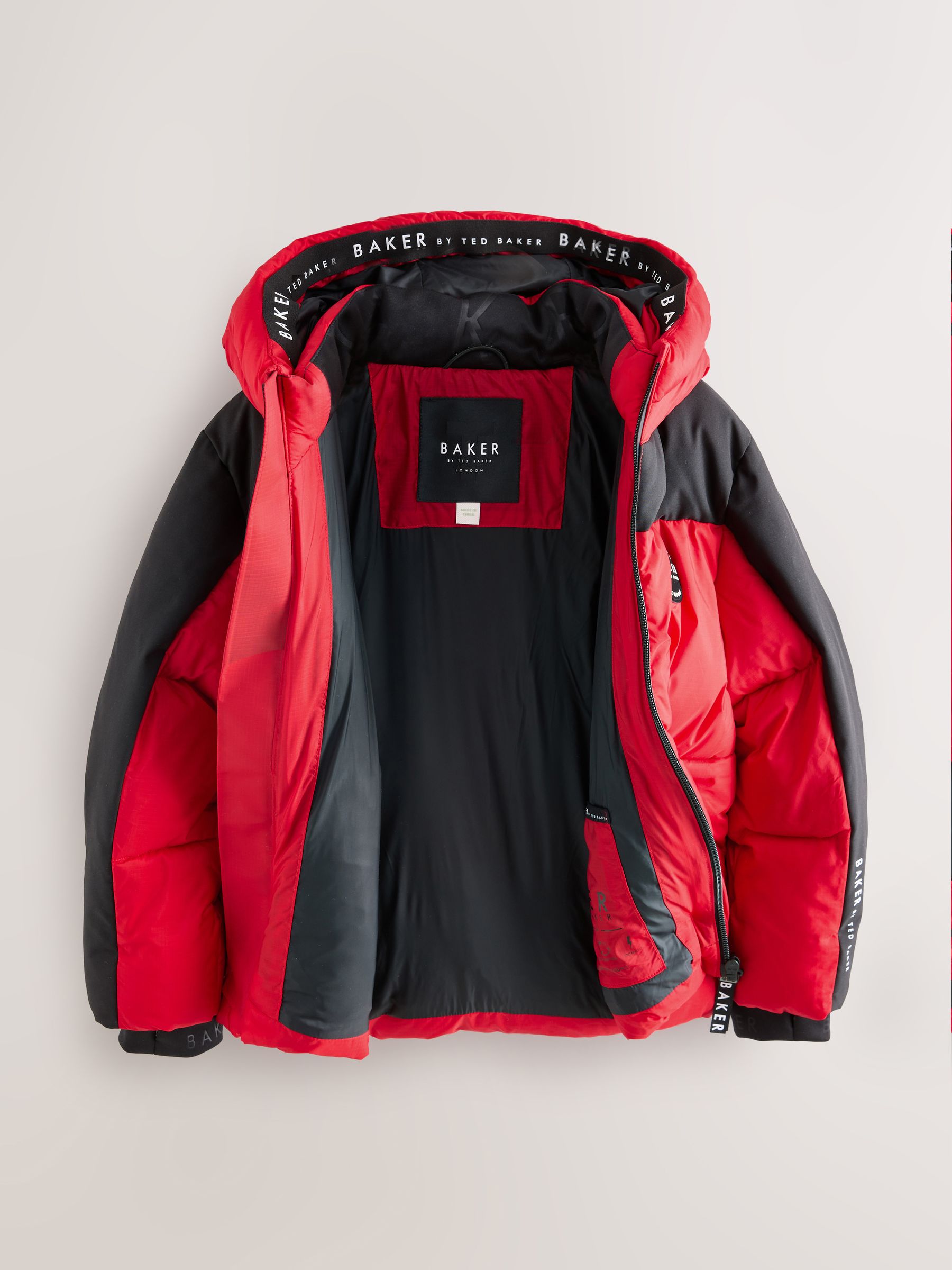Rood/zwart - Baker By Ted Baker Shower Resistant Colourblock Padded Jackets