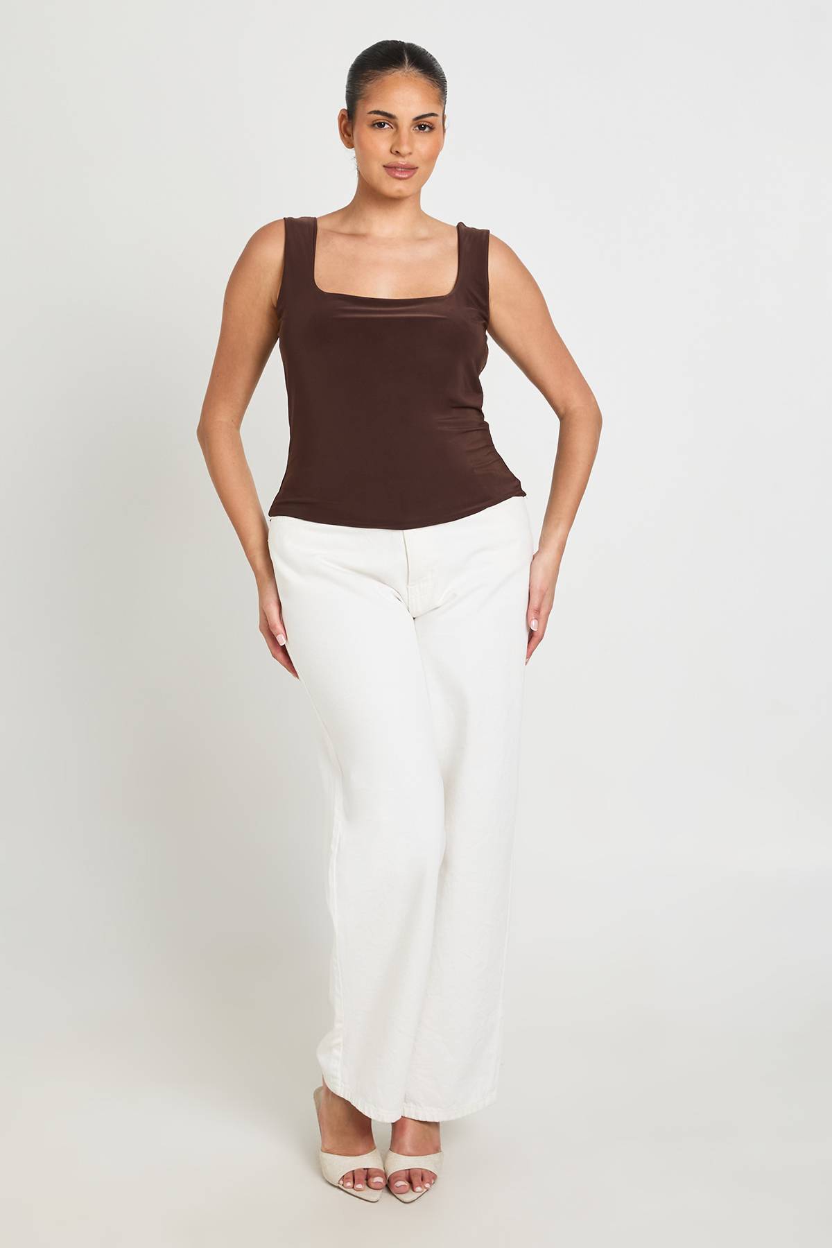 boohoo Top Court Grande Taille Double Épaisseur Col Carré En Tissu Slinky