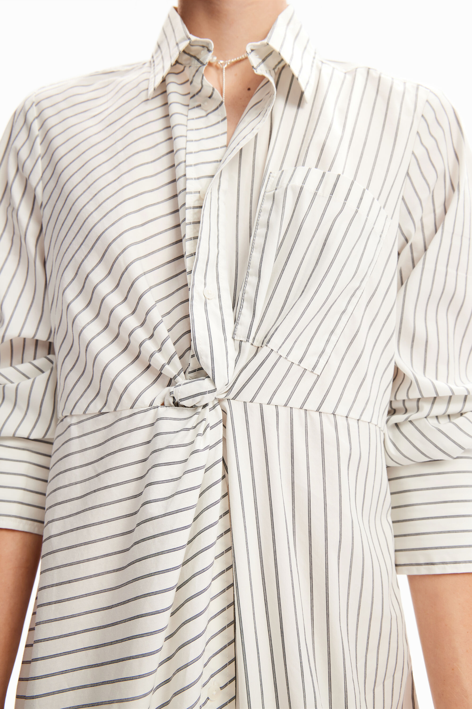 vestido midi listrado estilo camisa