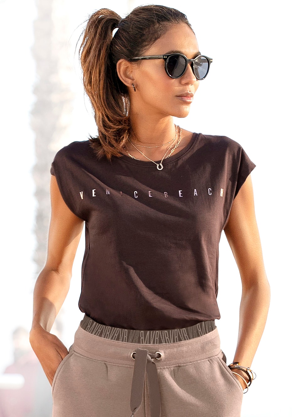 Venice Beach Kurzarmshirt , mit glänzendem Logodruck, T-Shirt aus Baumwolle