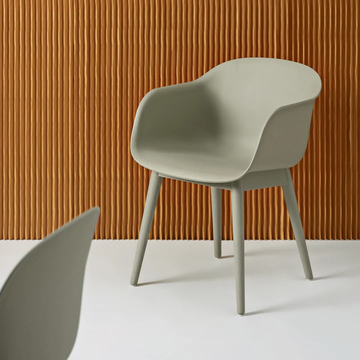 Muuto - Fiber Chair Wood Base, Eiche / ocker recycled