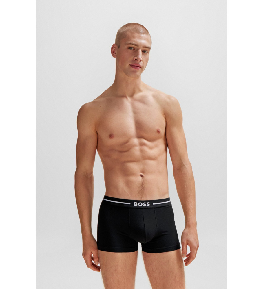 Pacote com 3 cuecas boxer BOSS, nas cores azul marinho e azul-marinho.