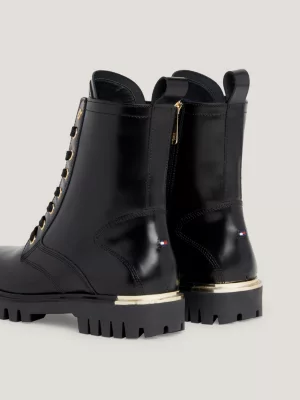 Botas de cano curto com cadarço e solado tratorado em couro polido
