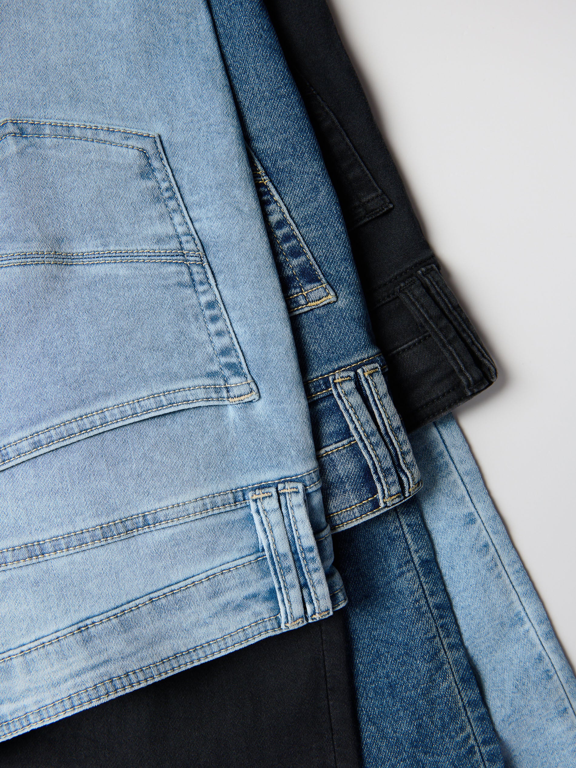 Jeans im Carrot-Fit mit Wascheffekt