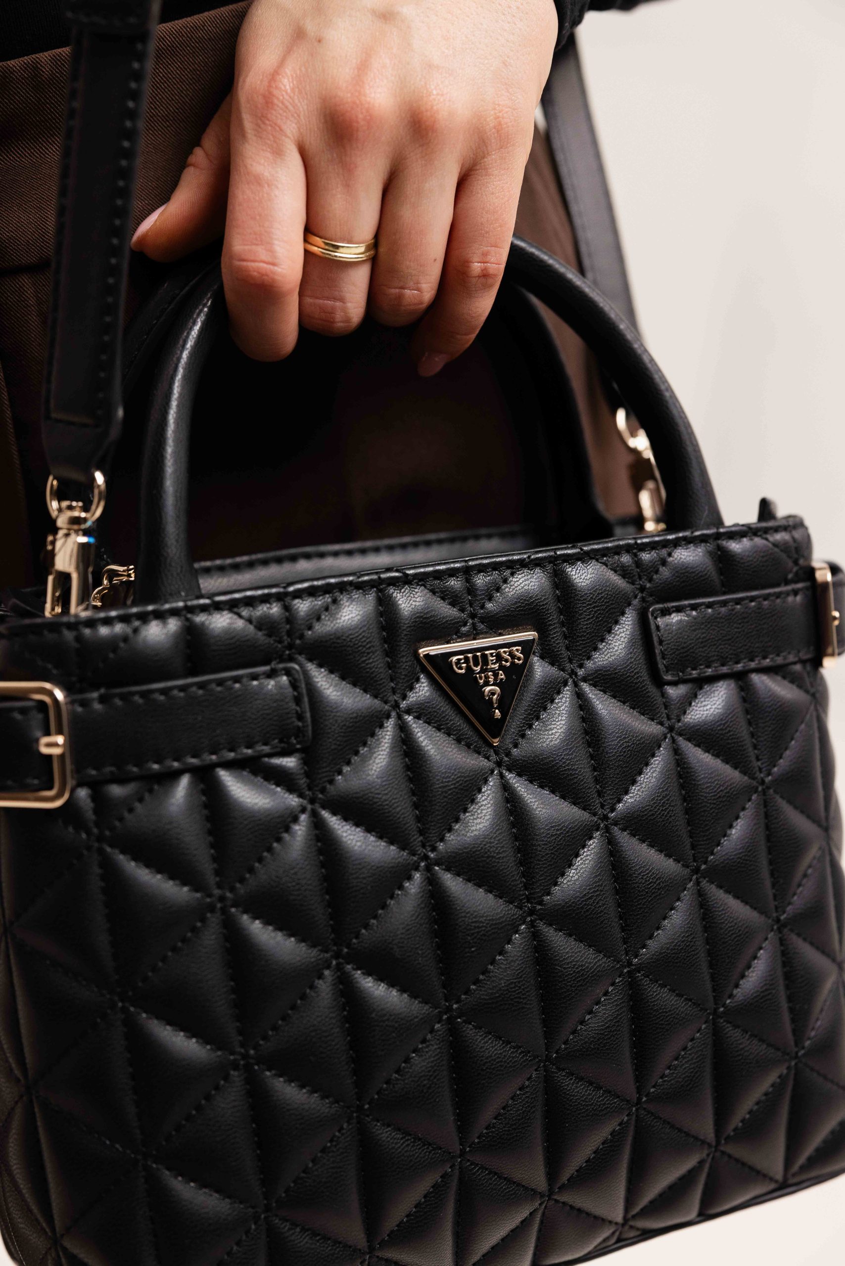 Guess Paisleigh Quilted Mini Handtas Dames Zwart