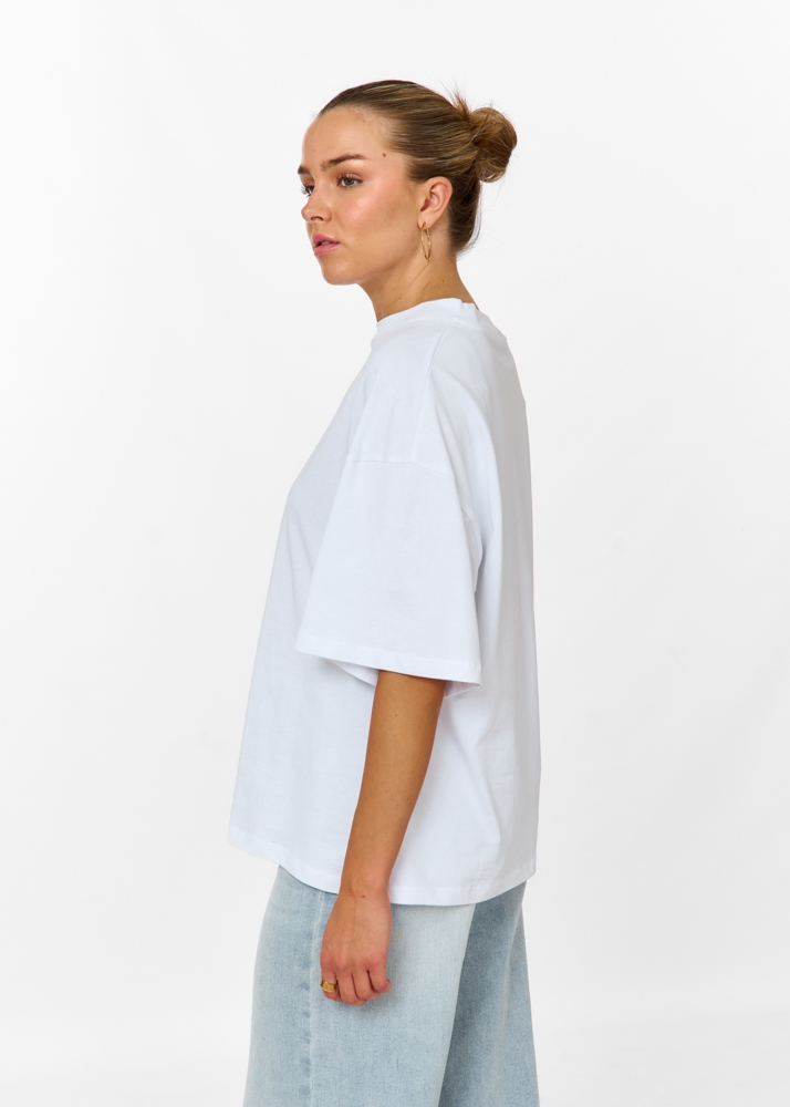 Boxy tee snow