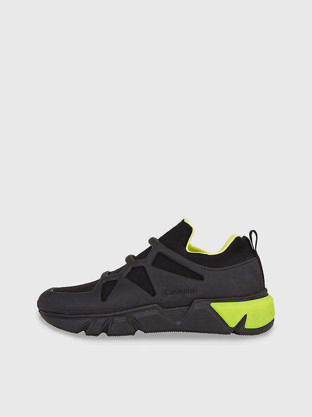 Tênis de neoprene sem cadarço