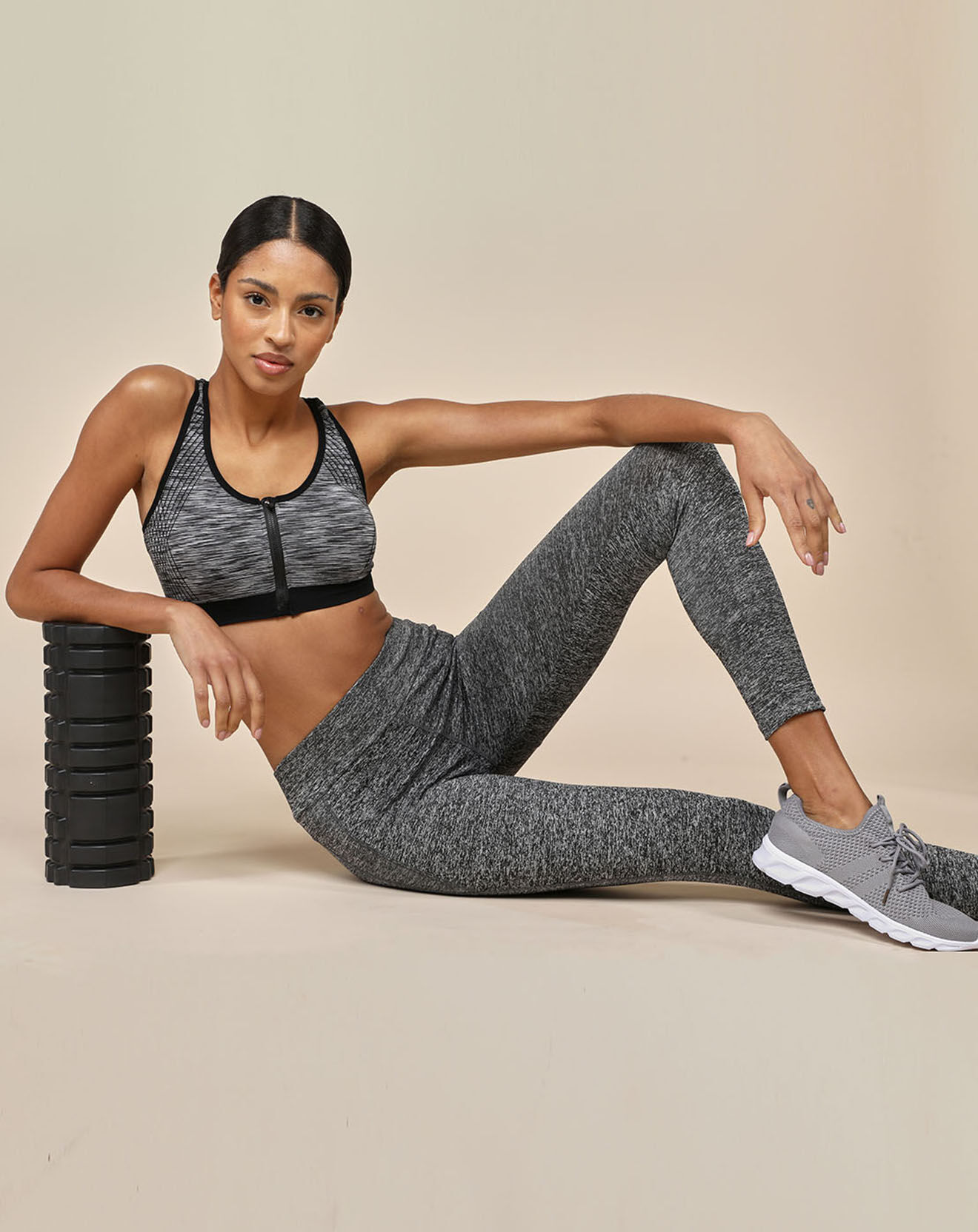 Onamaste Brassière de sport technique grise
