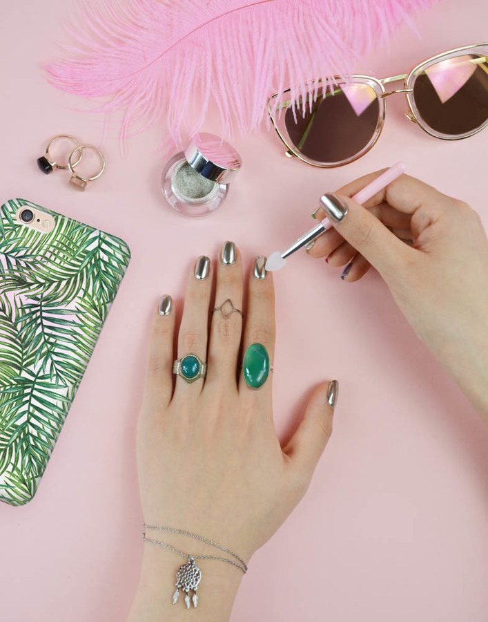 Le Mini Macaron Chrome Manicure Set Le Metallique 5ml
