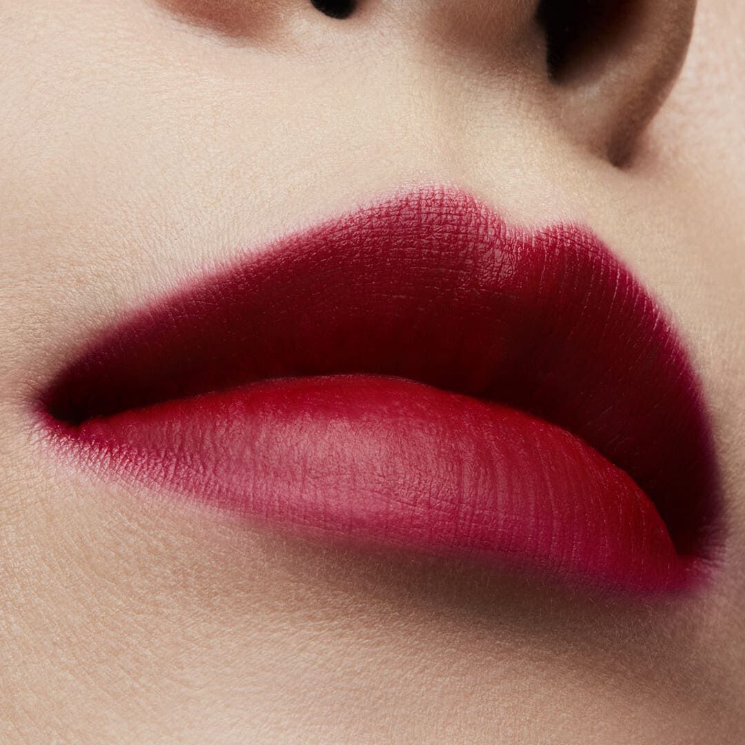 MAC  LOVE ME LIPSTICK