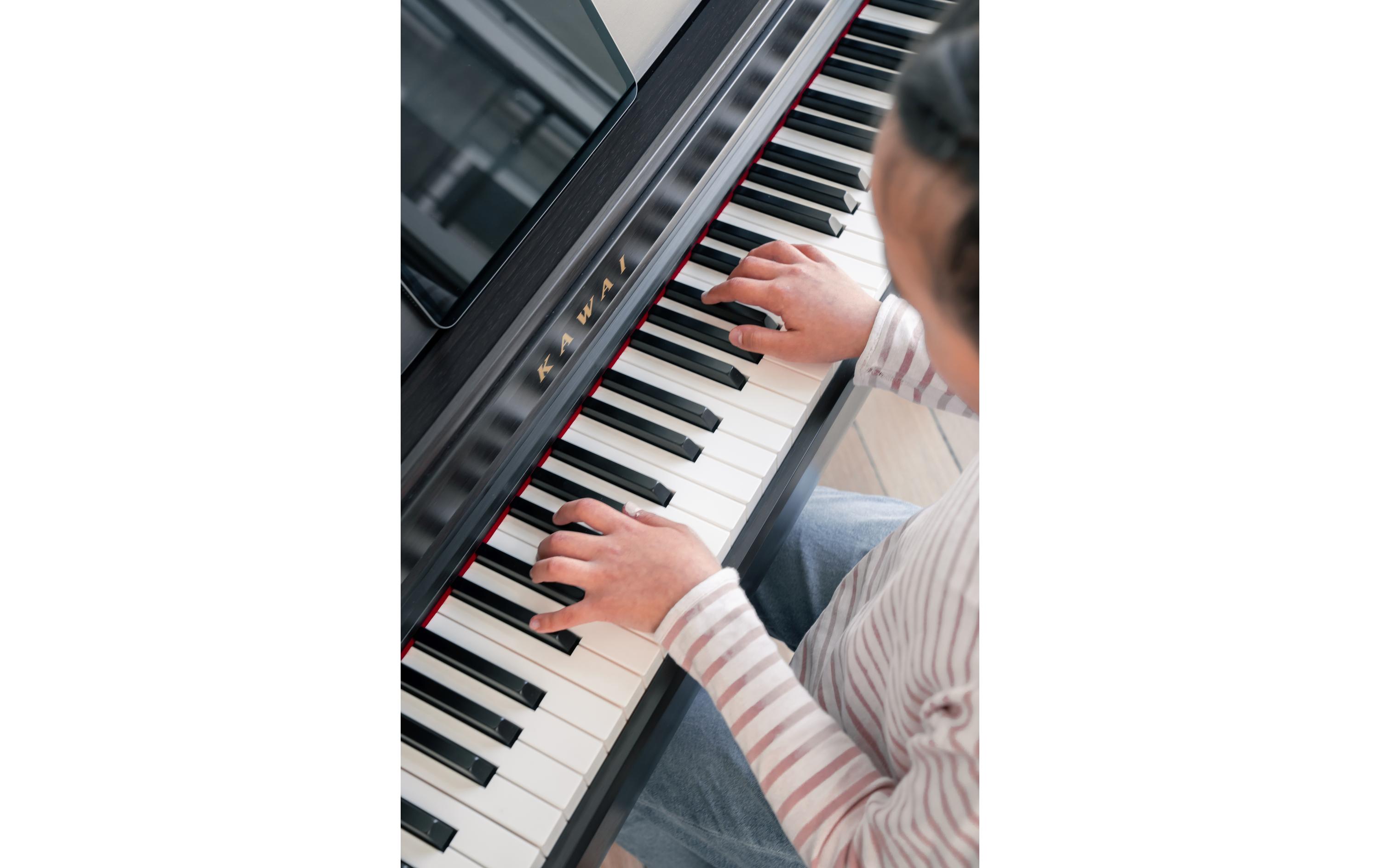 E-Piano CN-301 – Rosenholz<br>Digitalpiano mit Bluetooth-MIDI-Konnektivität, USB-Audiofunktionen und Unterstützung für die neuesten Apps