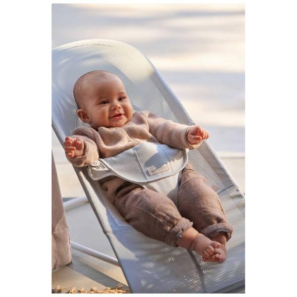 BabyBjörnBabyBjörn   Babywippe Balance Soft Mesh weiss/silber