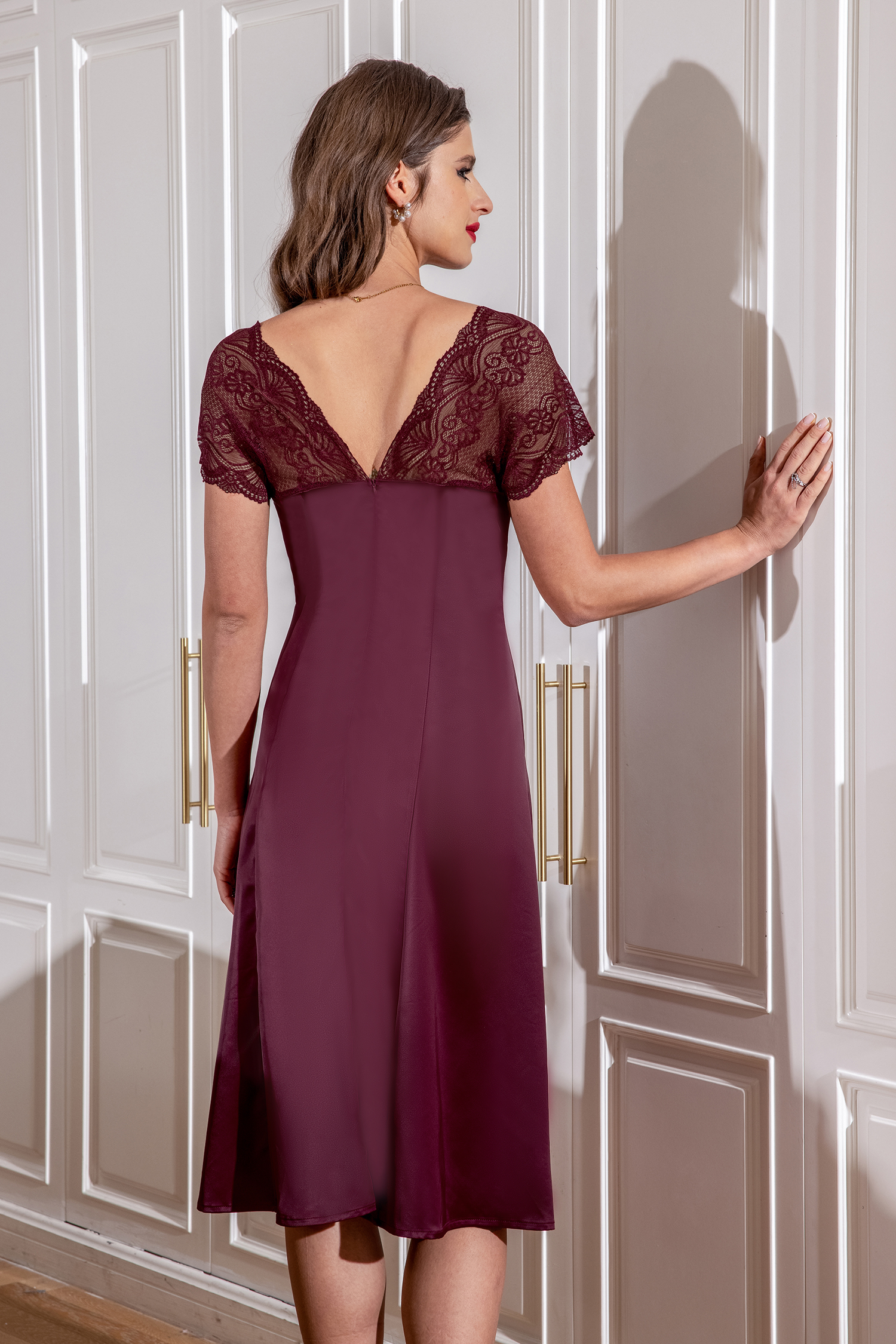Robe midi à manches courtes en dentelle écarlate