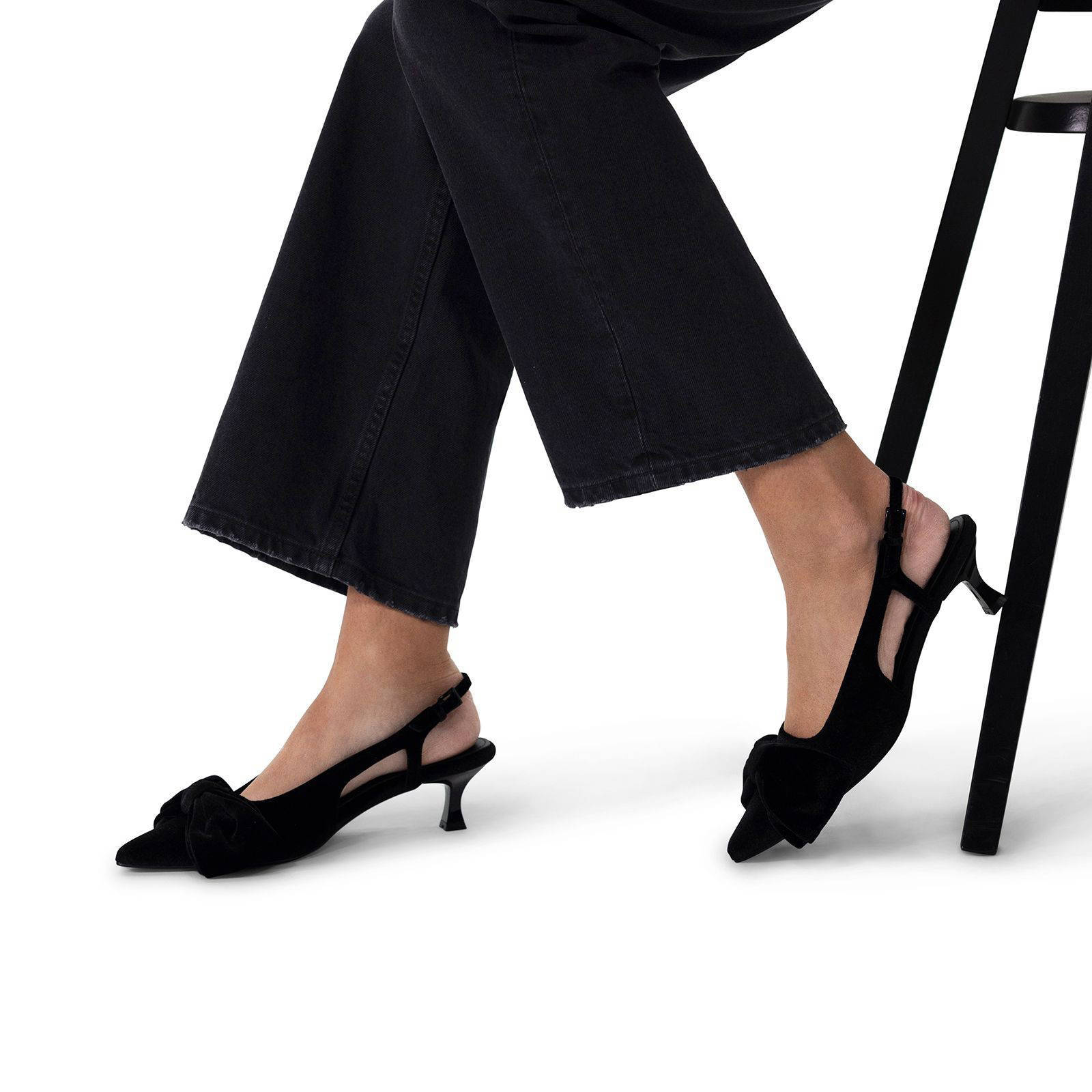 Manfield fluwelen slingback pumps zwart