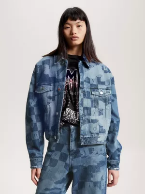 Jaqueta jeans estilo caminhoneiro com bordado do logo