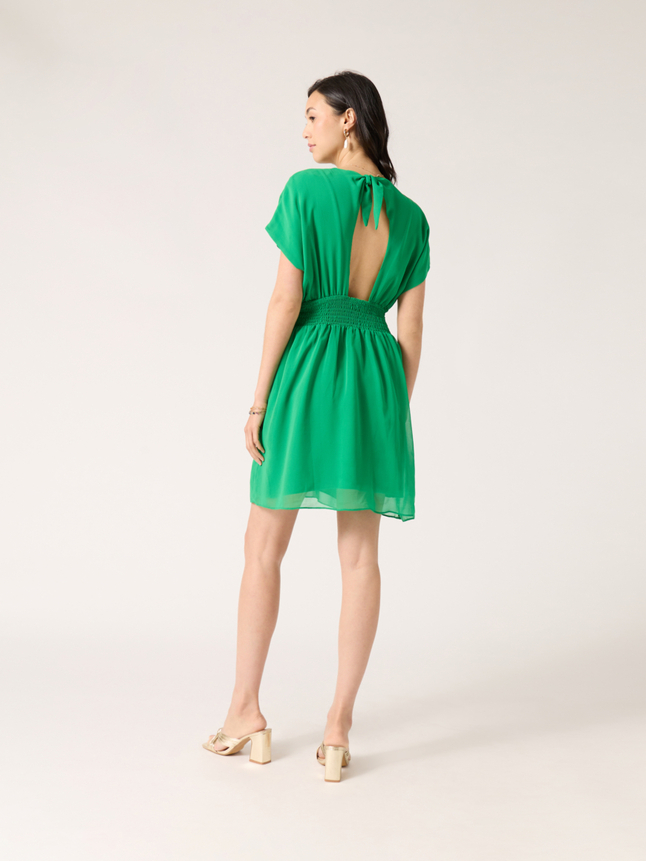 Robe courte cintrée