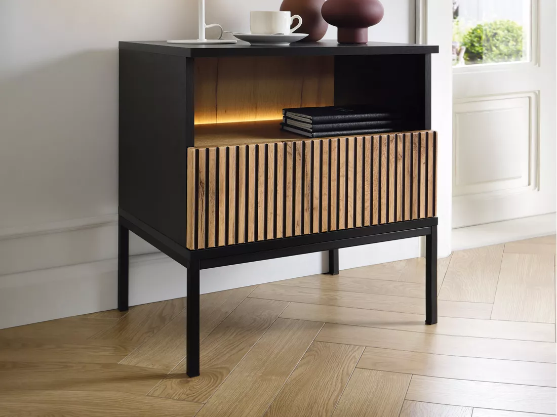Lot de 2 tables de chevet avec 1 tiroir et 1 niche - Avec LEDs - Noir et naturel - OVILA
