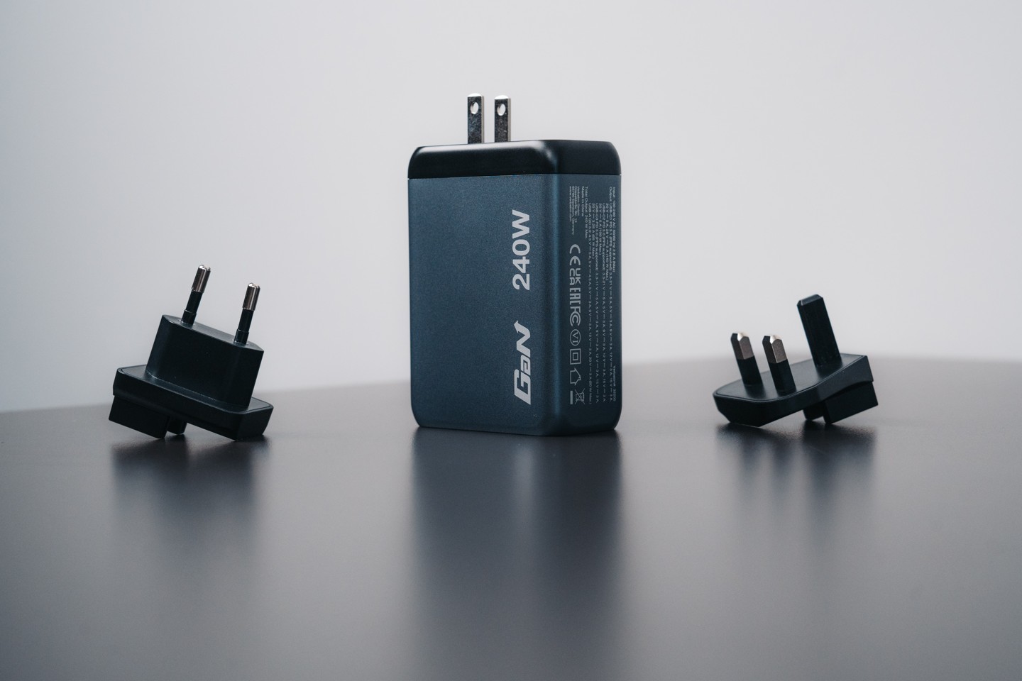 Verbatim - GNC-240 GaN Oplader 4 Port 240W USB-A/USB-C