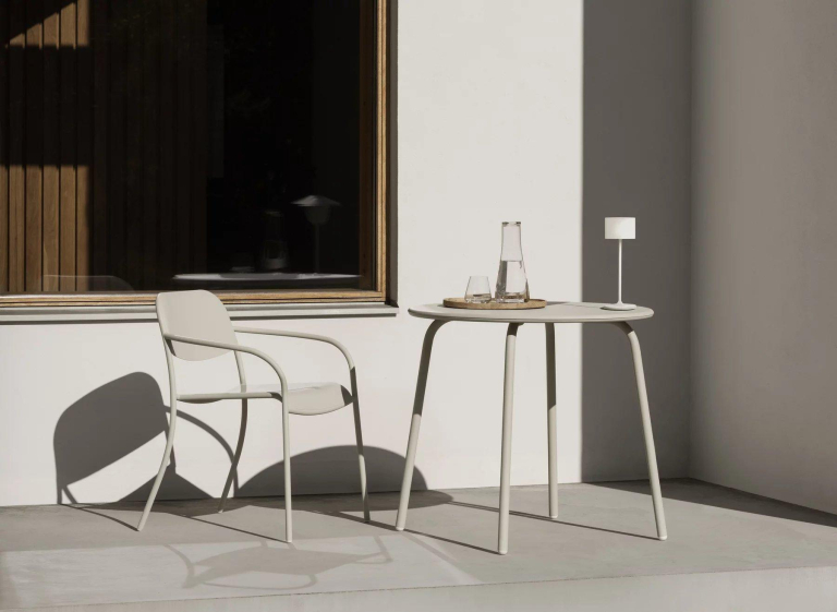Blomus Yua bijzettafel Outdoor Ø80x74 Granite Grey