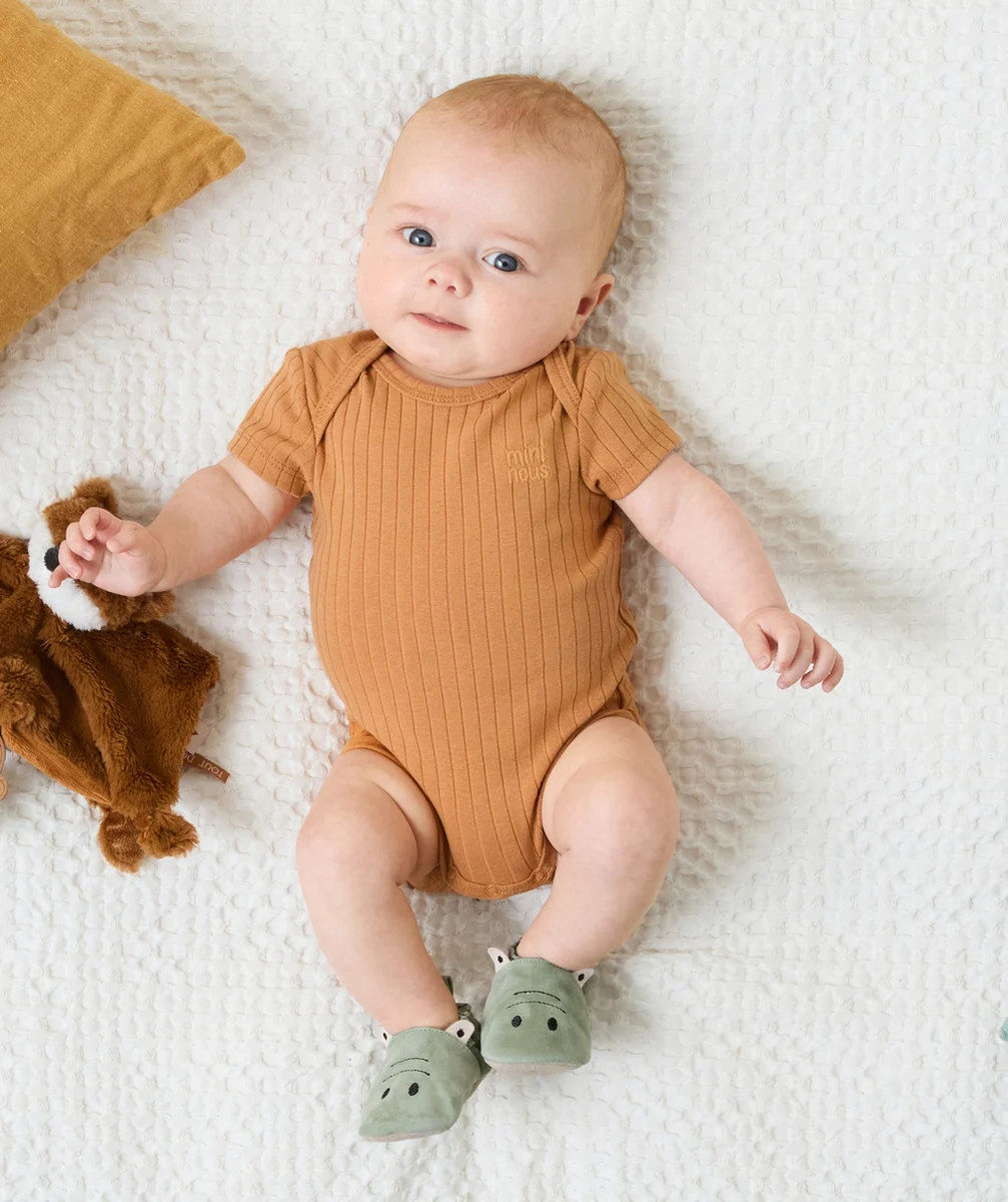 LOT DE 3 BODIES MANCHES COURTES BÉBÉ EN COTON BIO CÔTELÉ AVEC MESSAGES