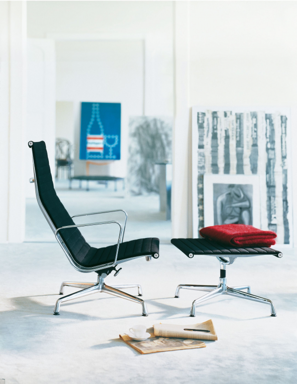 Vitra EA 125 voetenbank leder chocolade, onderstel verchroomd