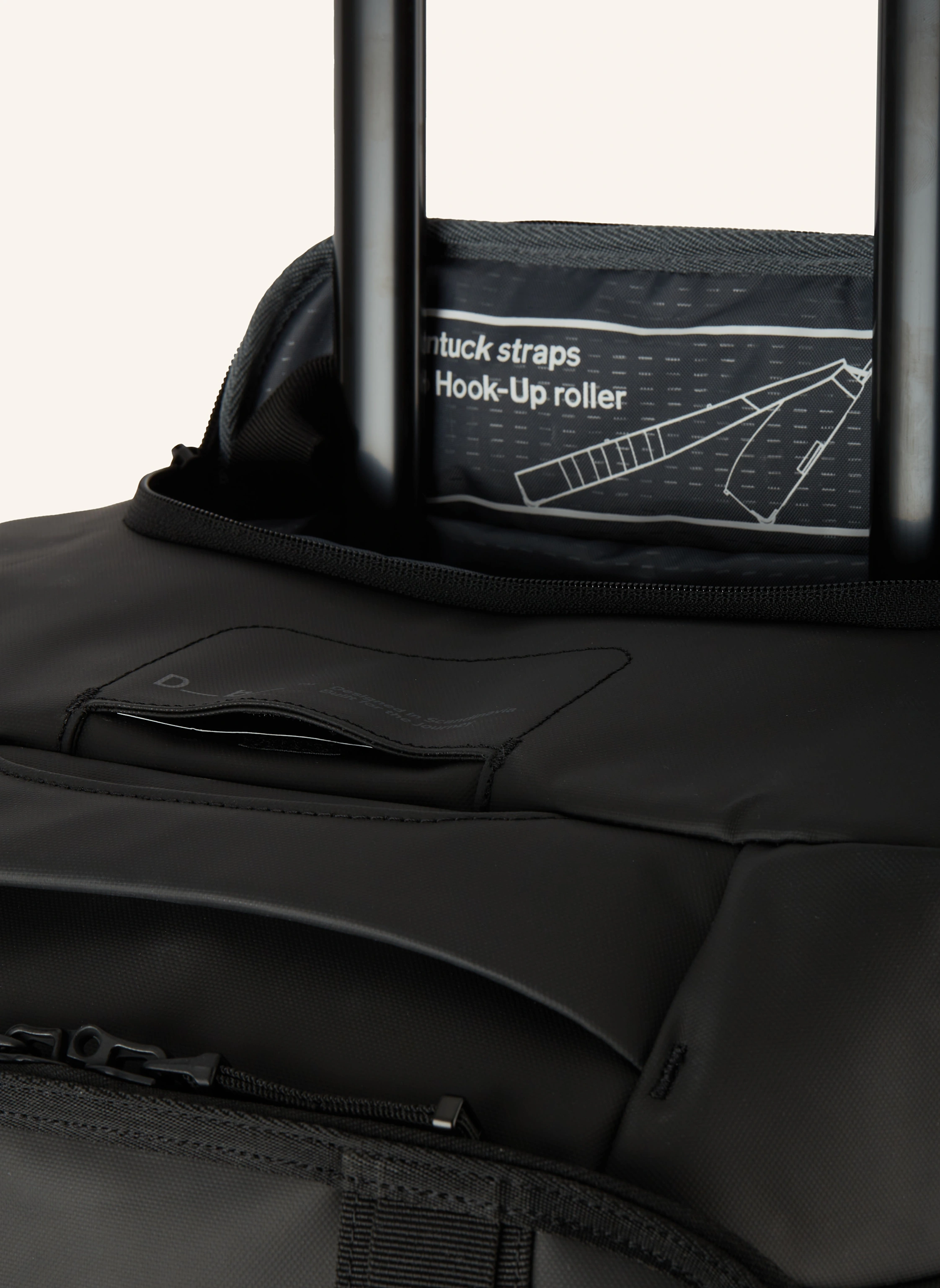 D_b_ Trolley HUGGER ROLLER BAG