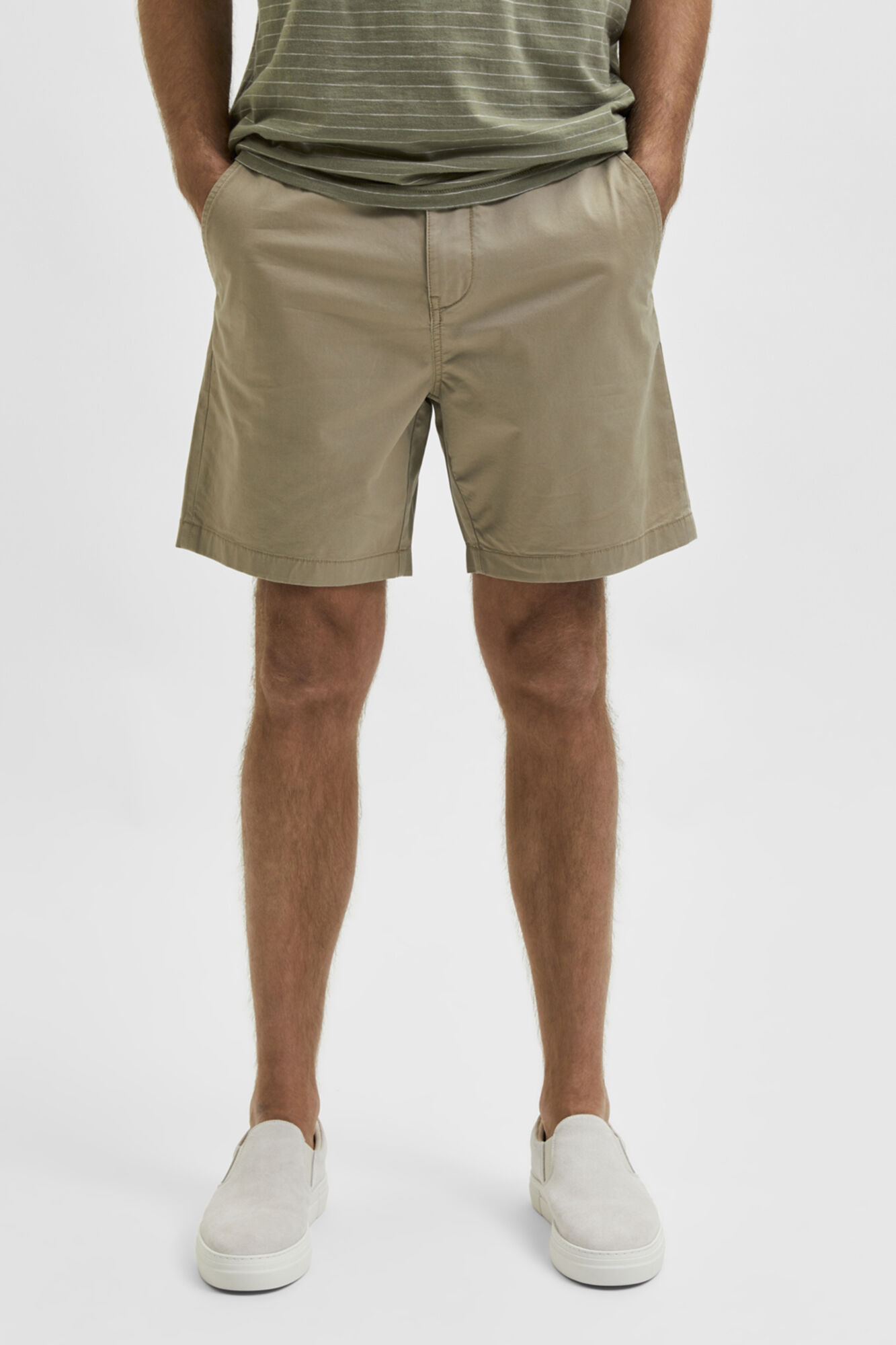 Calções chino em algodão orgânico. - Castanho