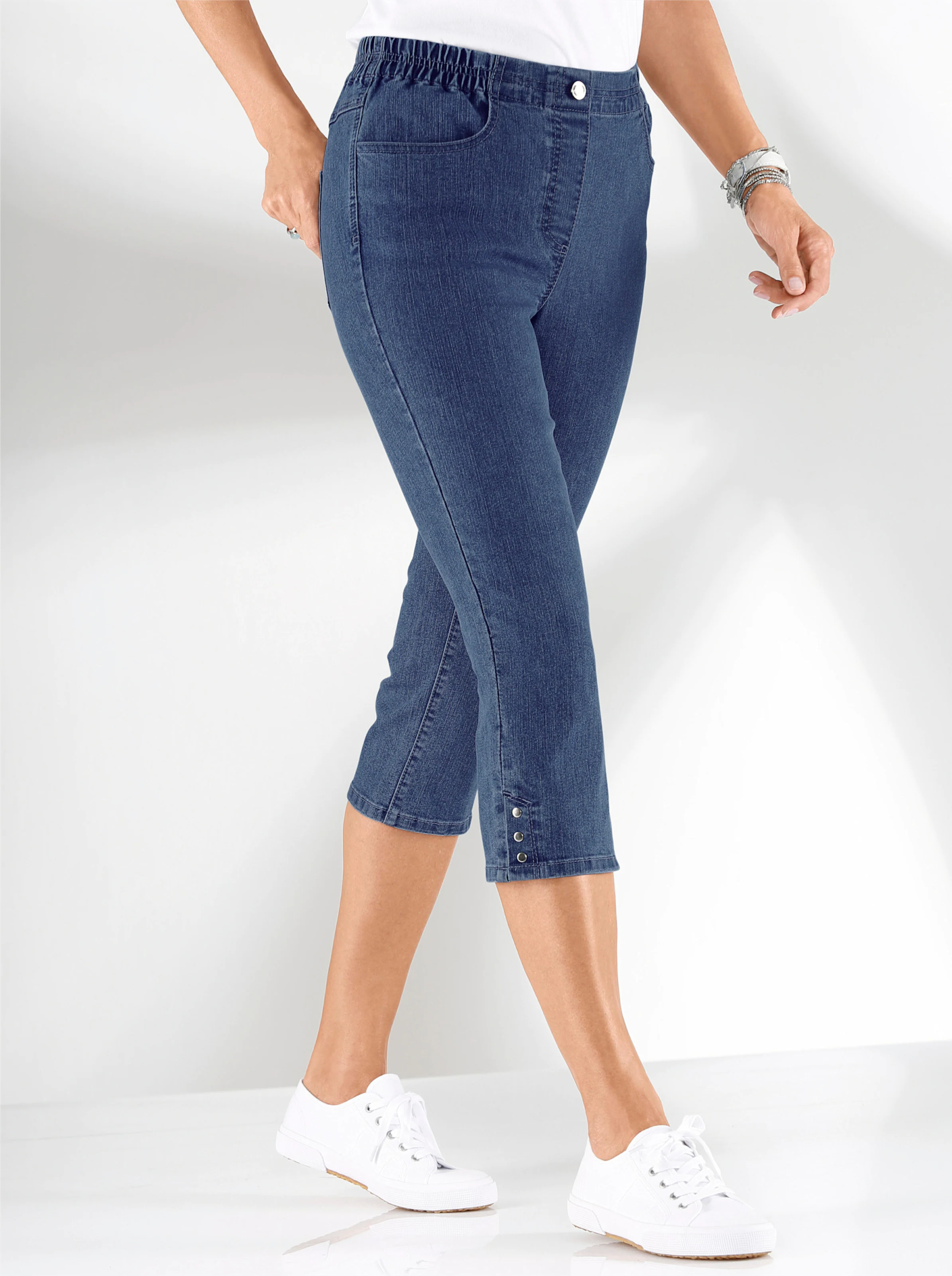 Caprijeans in blue-stone-washed