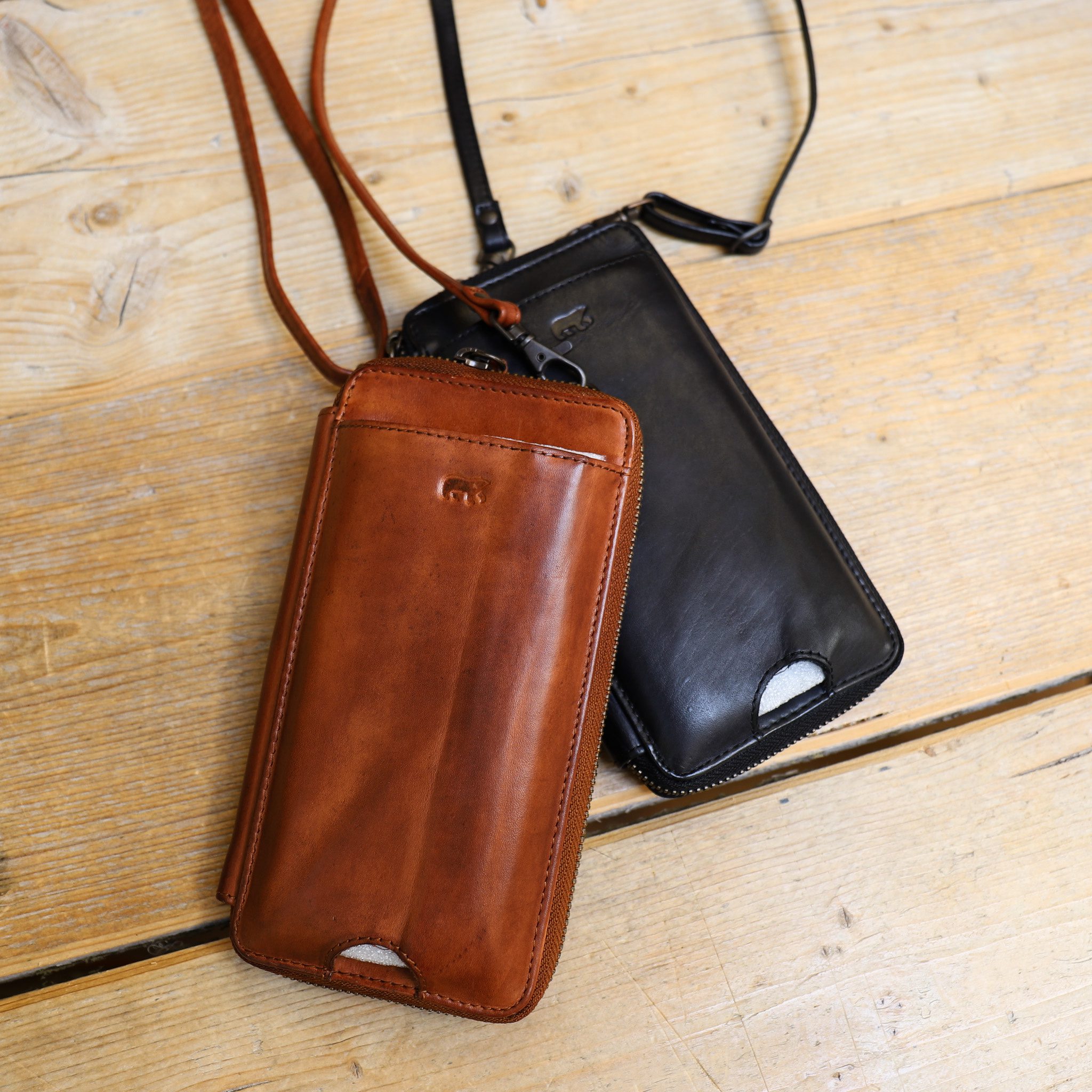 Bear Design Cow Lavato Telefoontasje Anniek Cognac CL18860