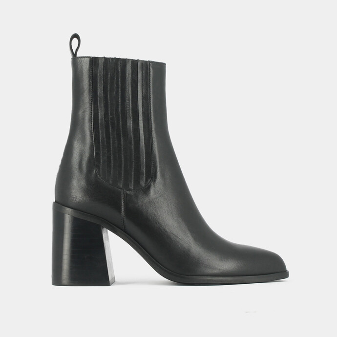 Boots à talons et à fronces  en cuir noir