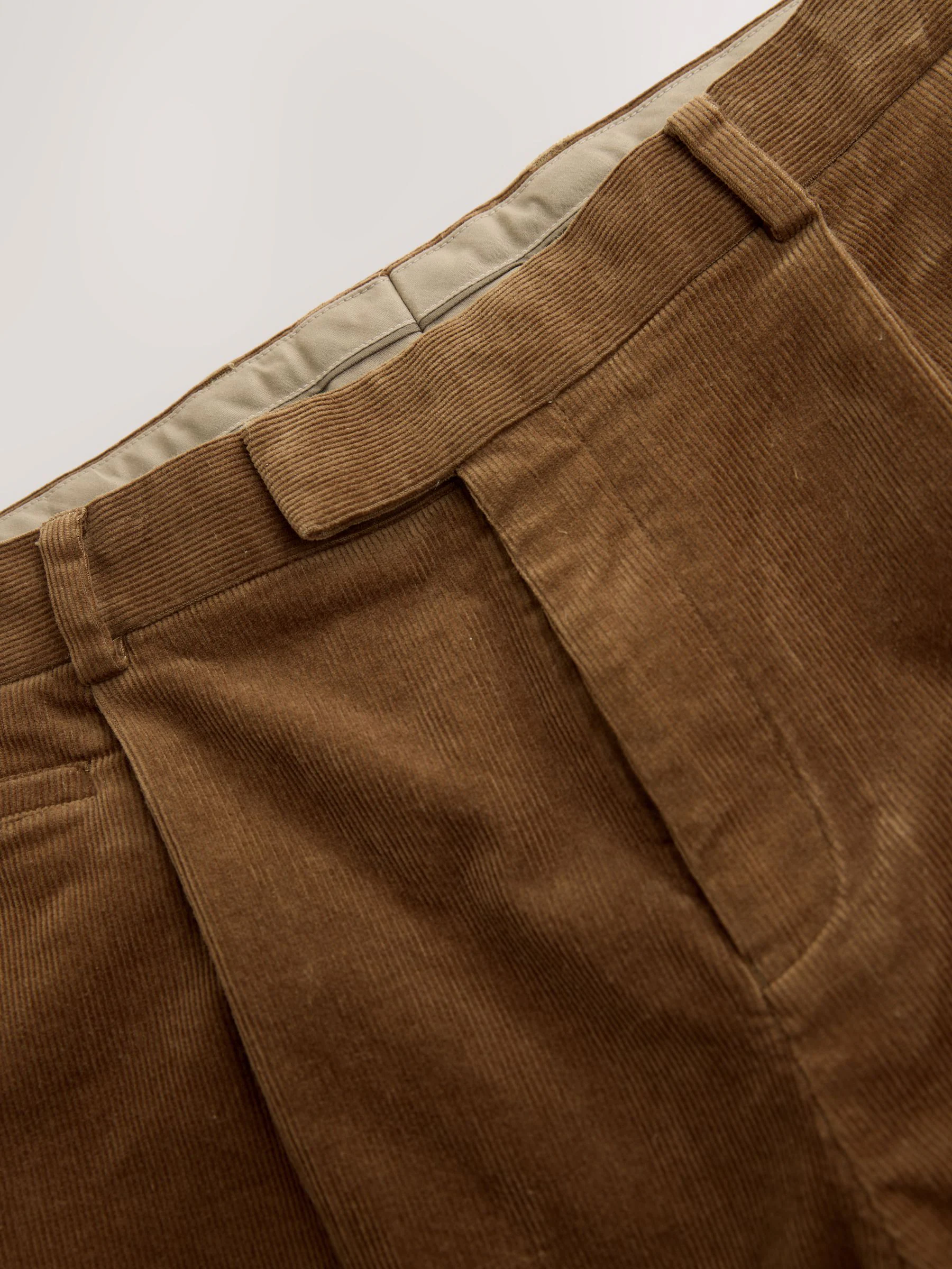 Lichtbruin - Straight Fit Smart Cotton Rich Cord Trousers