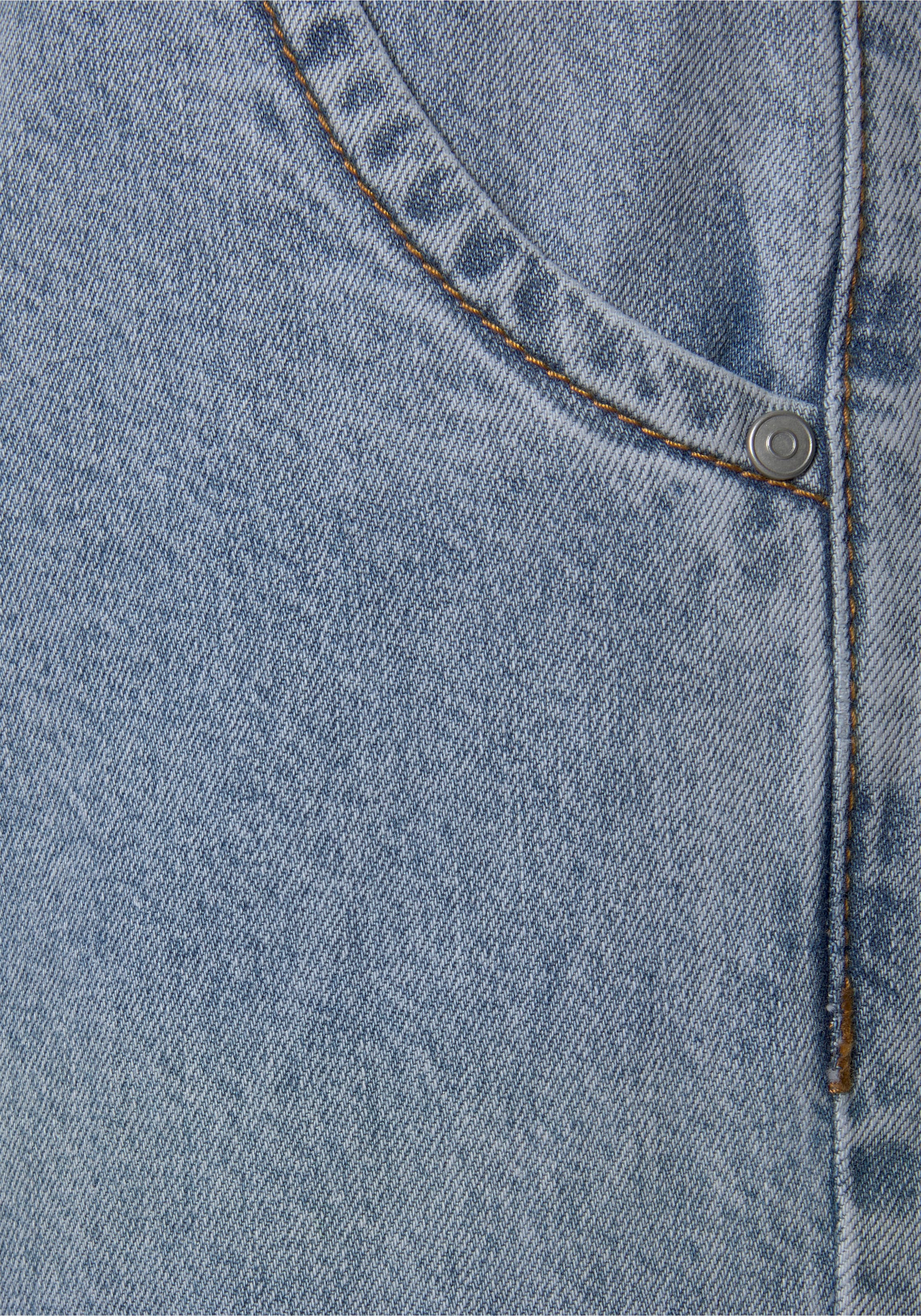 Buffalo Relax-fit-Jeans , in High-Waist-Form mit Bundfalten, verkürzte Länge, modisch