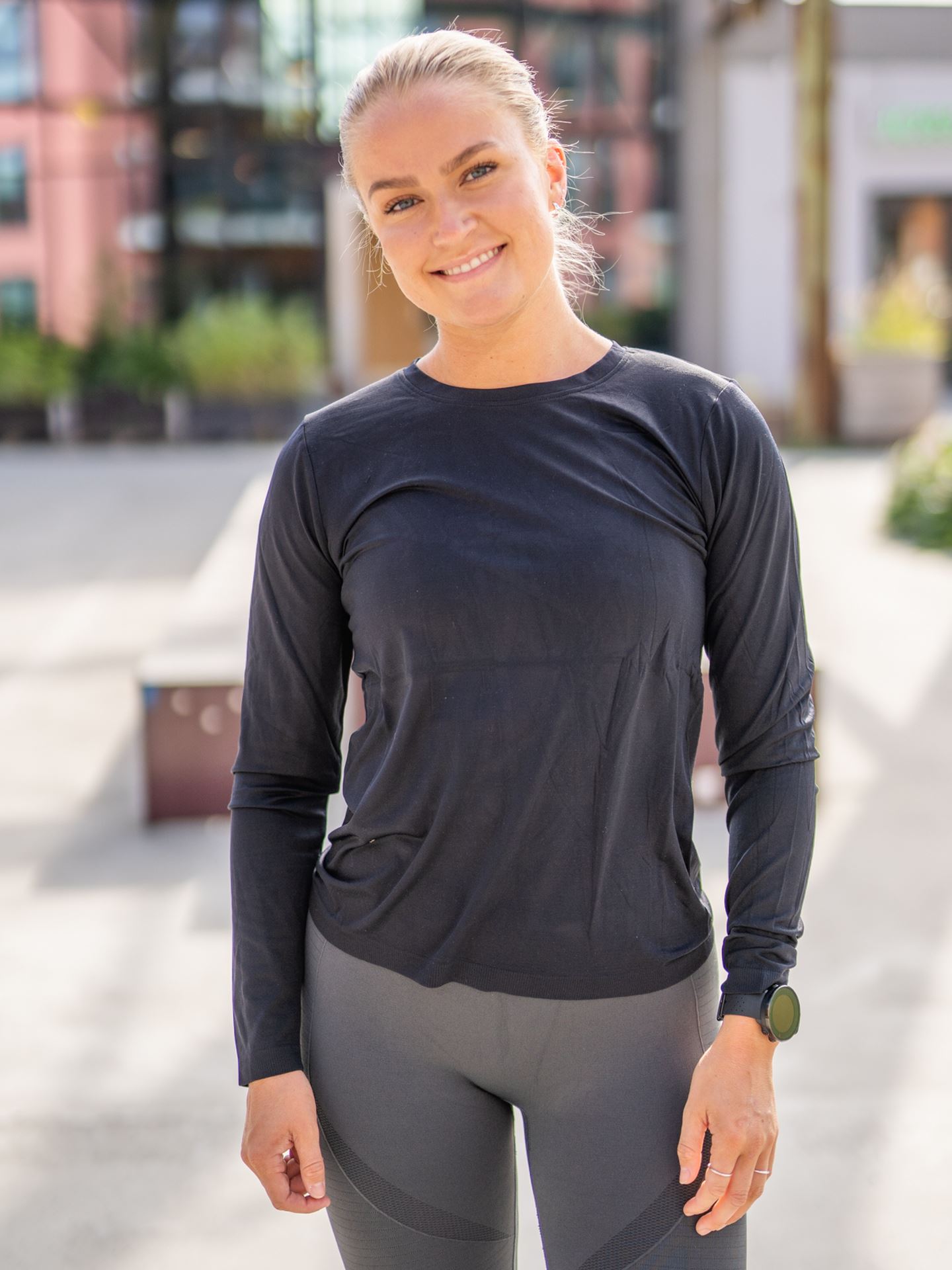 Julee Loose Fit Seamless Long Sleeve