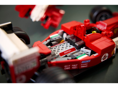 LEGO Ferrari F2004 en Michael Schumacher (11375)