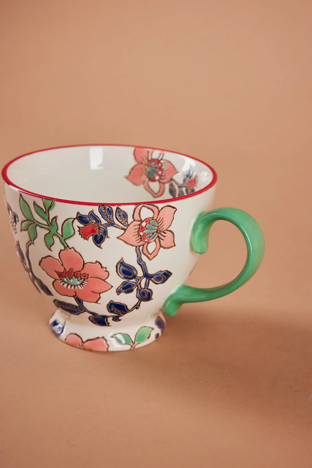 Bahne Interior  Håndmalet krus med blomster, grøn - H9 cm.