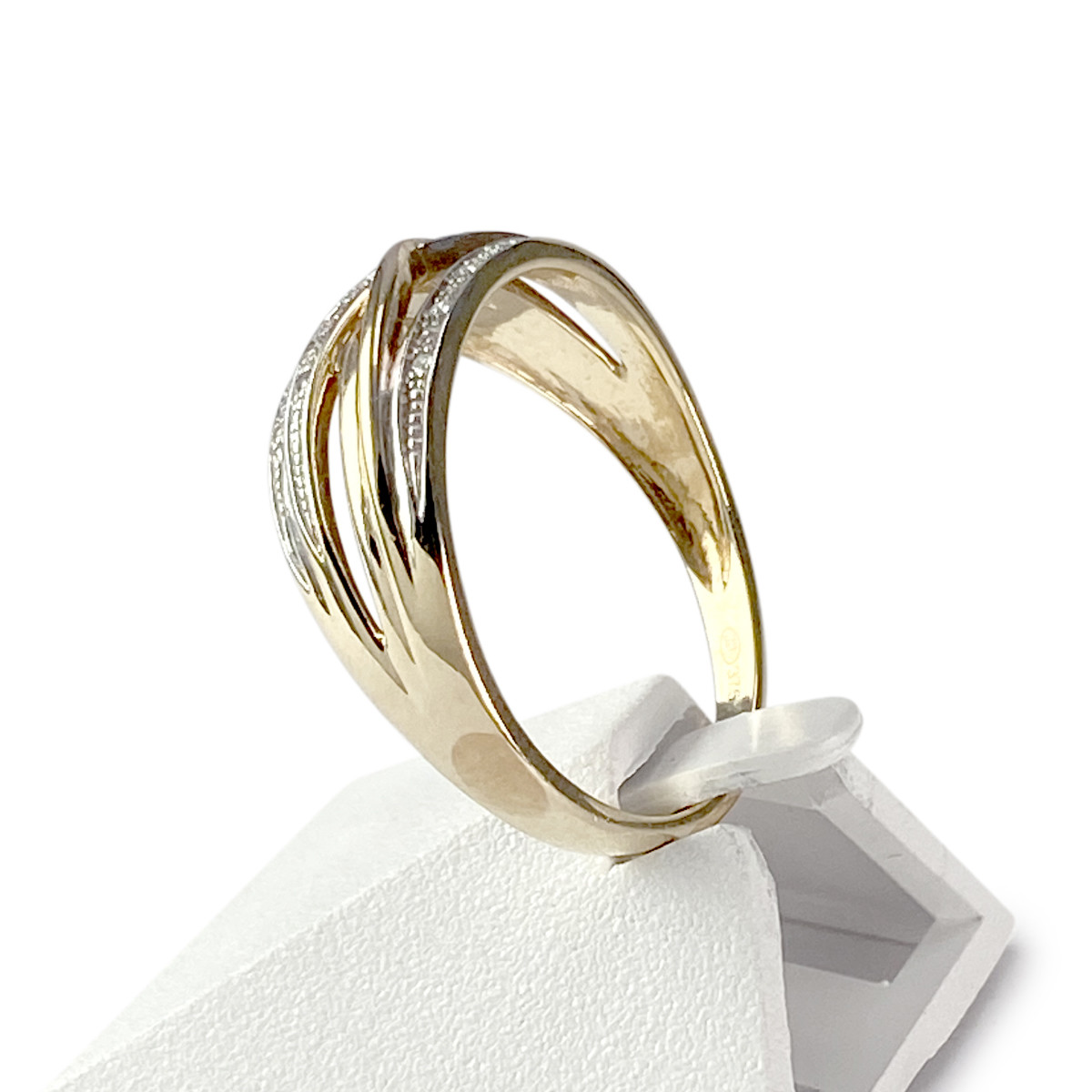 Bague d'occasion or 375 2 tons anneaux entrelacés diamants