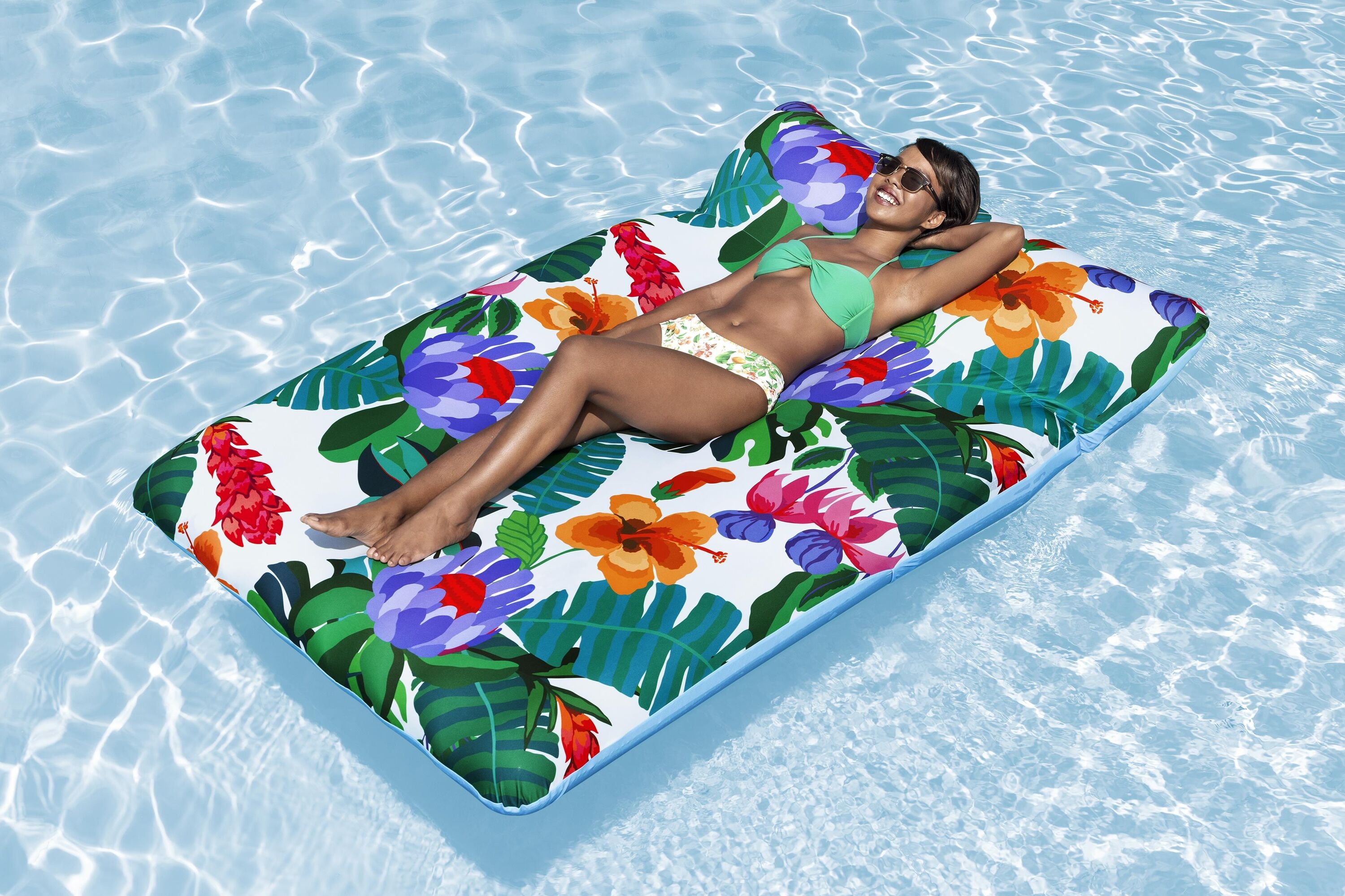 Luftmatratze Blissful Drifter mit Textilbezug 183 x 124 cm
